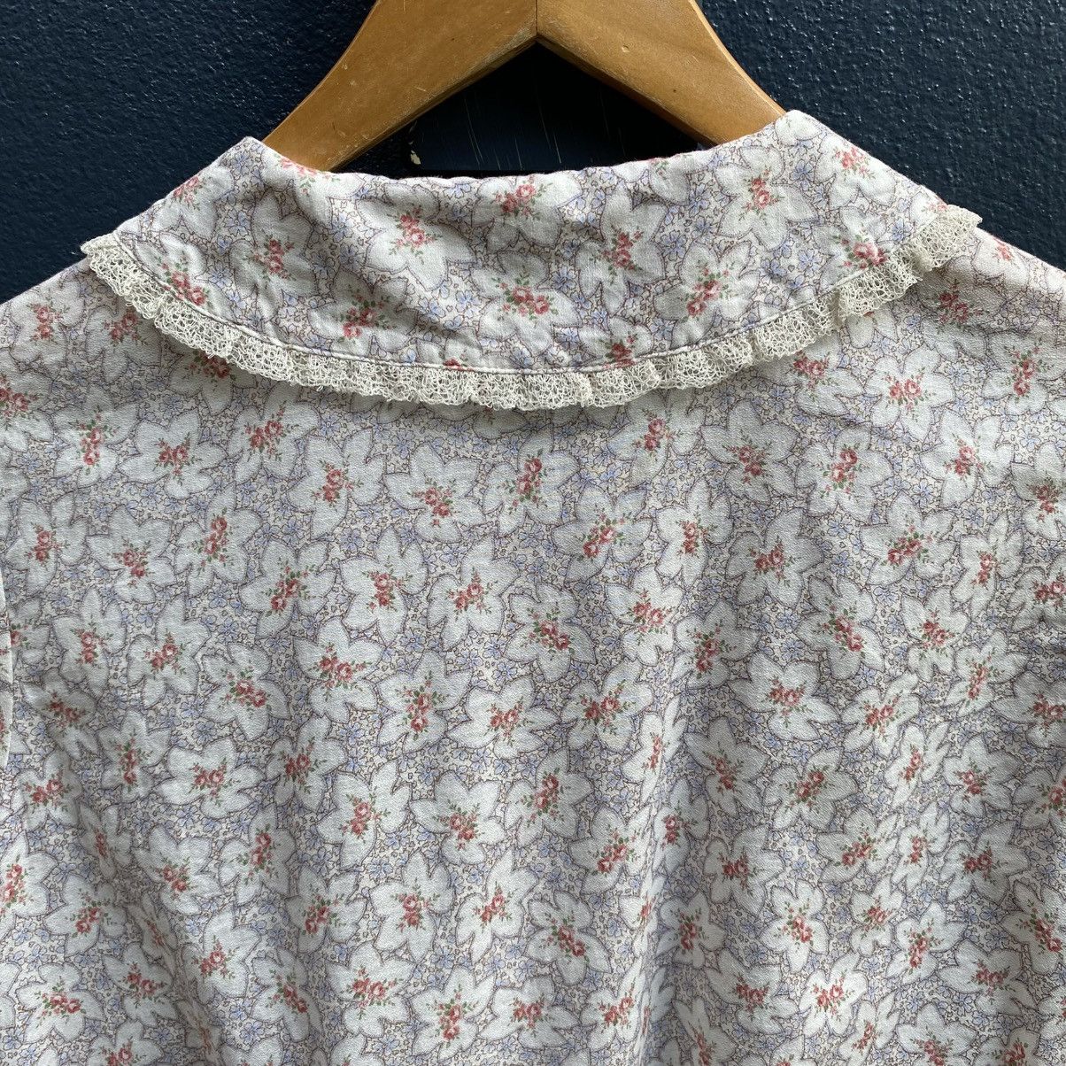 Frapbois FRAPBOIS Cream Floral Peter Pan Blouse Size M / US 6-8 / IT 42-44 - 7 Thumbnail