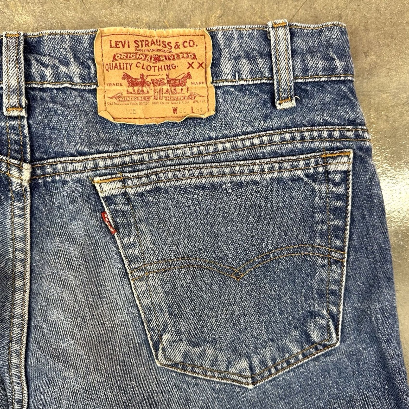 Levi's VINTAGE Levi’s 505 Jeans Men 34 X 33 Denim USA 90s Straight Regular Mid Rise 12in Inseam 33in Blue Size US 34 / EU 50 - 4 Thumbnail