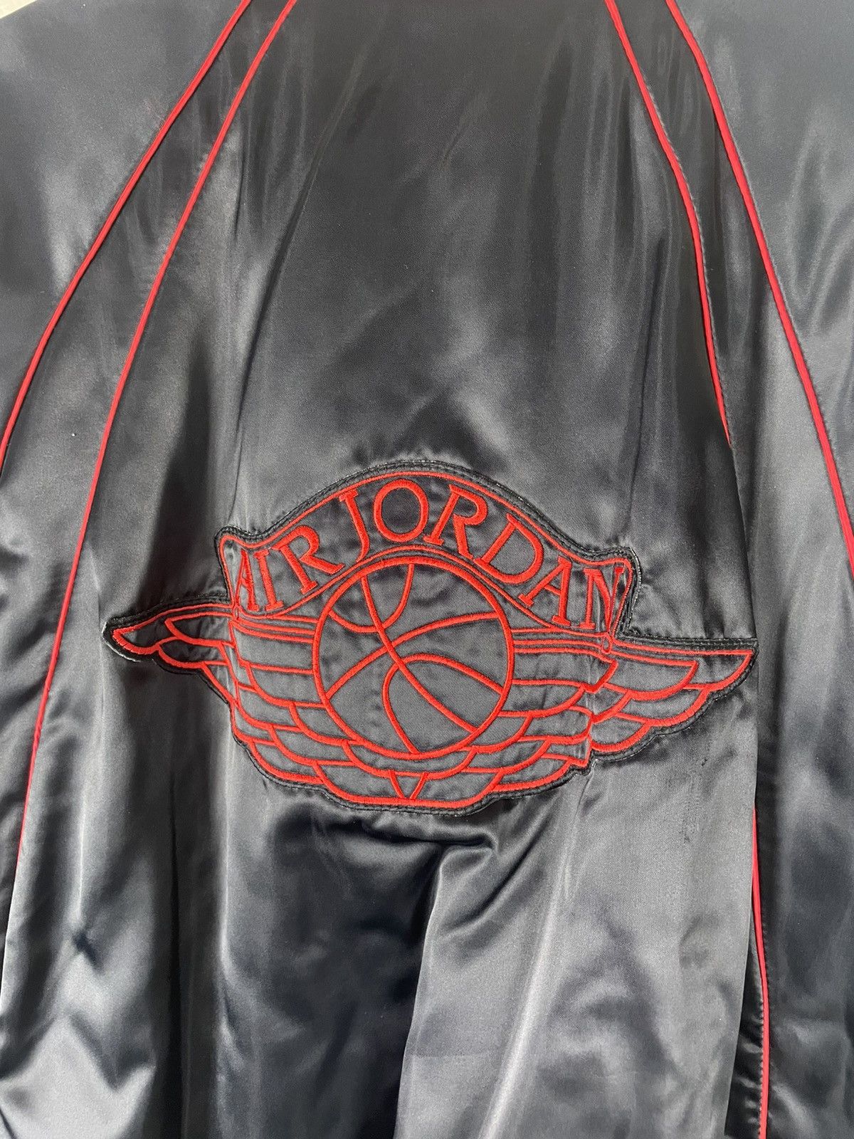 Nike Vintage Nike Air Jordan Satin Jacket Wings 1985 XL RARE Size US XL / EU 56 / 4 - 4 Thumbnail