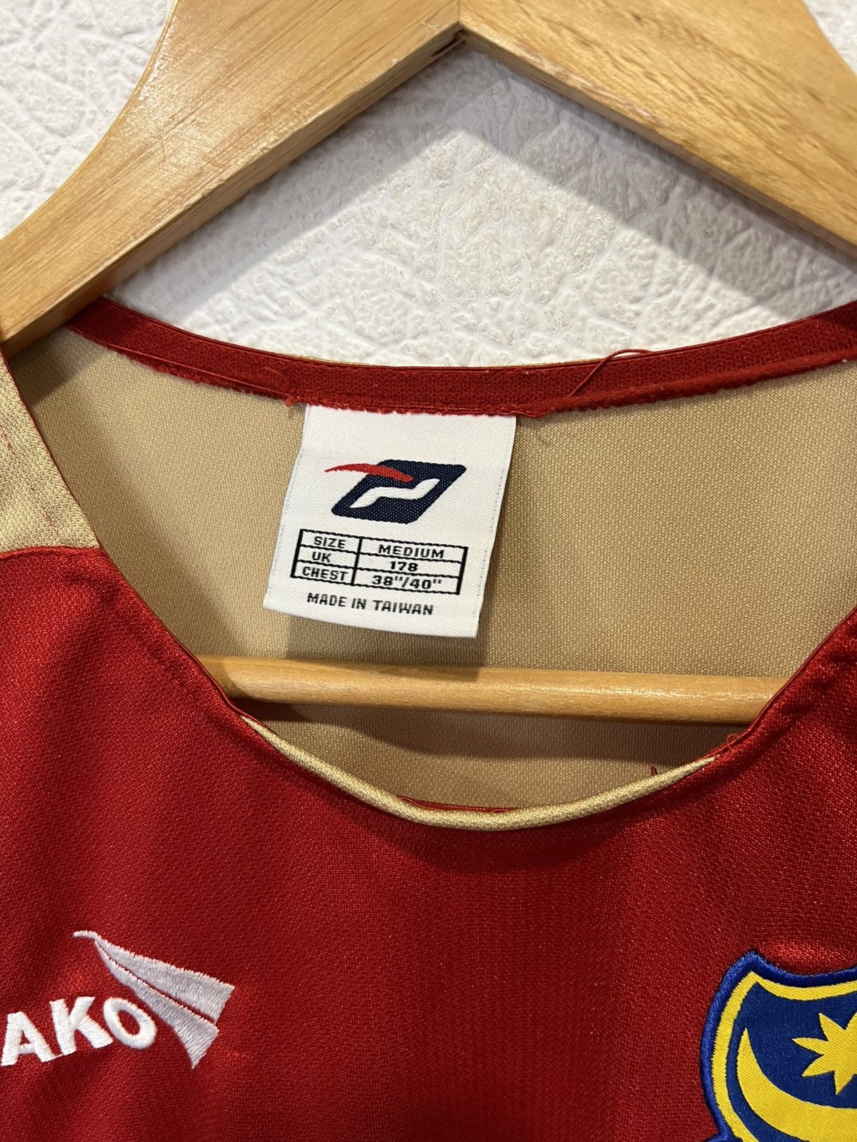 Vintage Portsmouth Jako 2005/2006 Away Kit Soccer Jersey Football Size US M / EU 48-50 / 2 - 3 Thumbnail