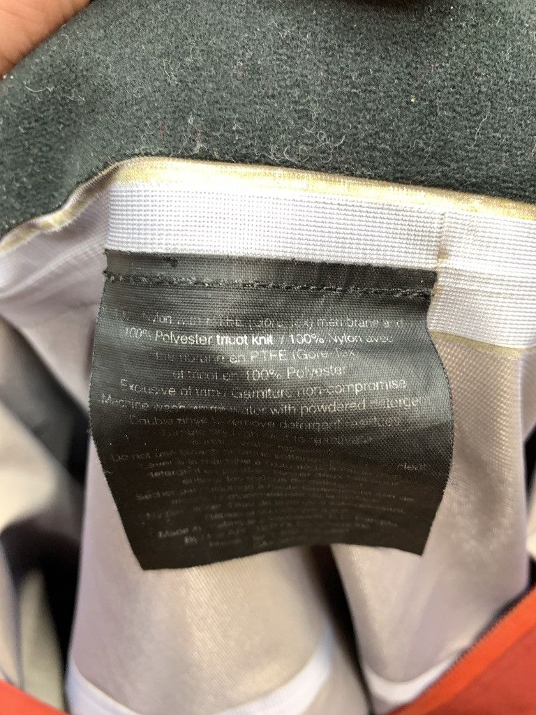 Arc'teryx ARCTERYX Theta SV Vintage 2004 Gore Tex XCR Jacket Size S / US 4 / IT 40 - 18 Thumbnail
