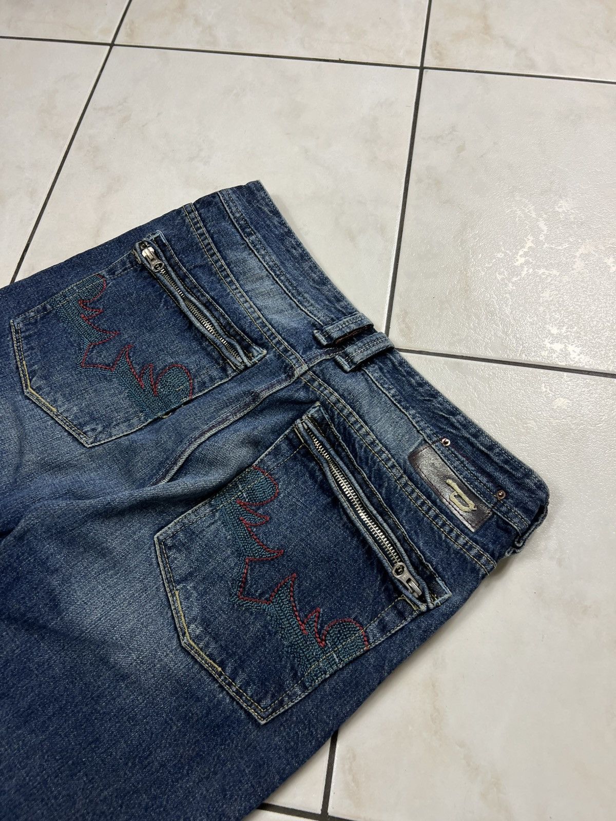 Diesel Vintage Diesel Fetzip y2k distressed denim zip jeans tribal Size US 30 / EU 46 - 13 Thumbnail