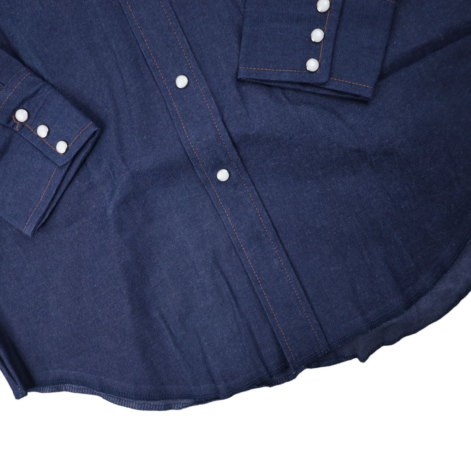 Vintage × Wrangler Vintage Wrangler Denim Pearl Snap Down Work Shirt Size US L / EU 52-54 / 3 - 3 Thumbnail