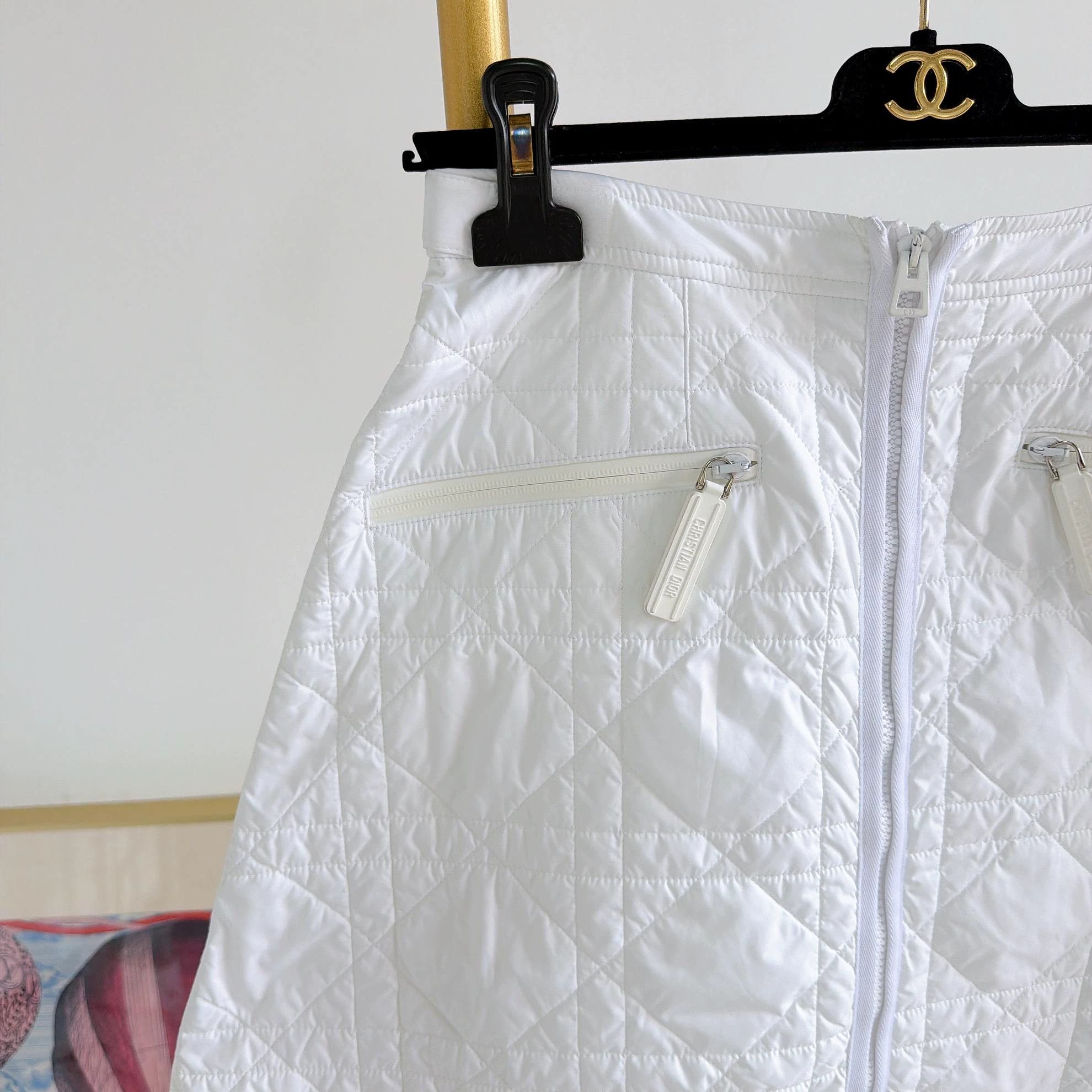 Dior Christian Dior Women's White Quilted Skirt F36 Size 26" / US 2 / IT 38 - 3 Thumbnail