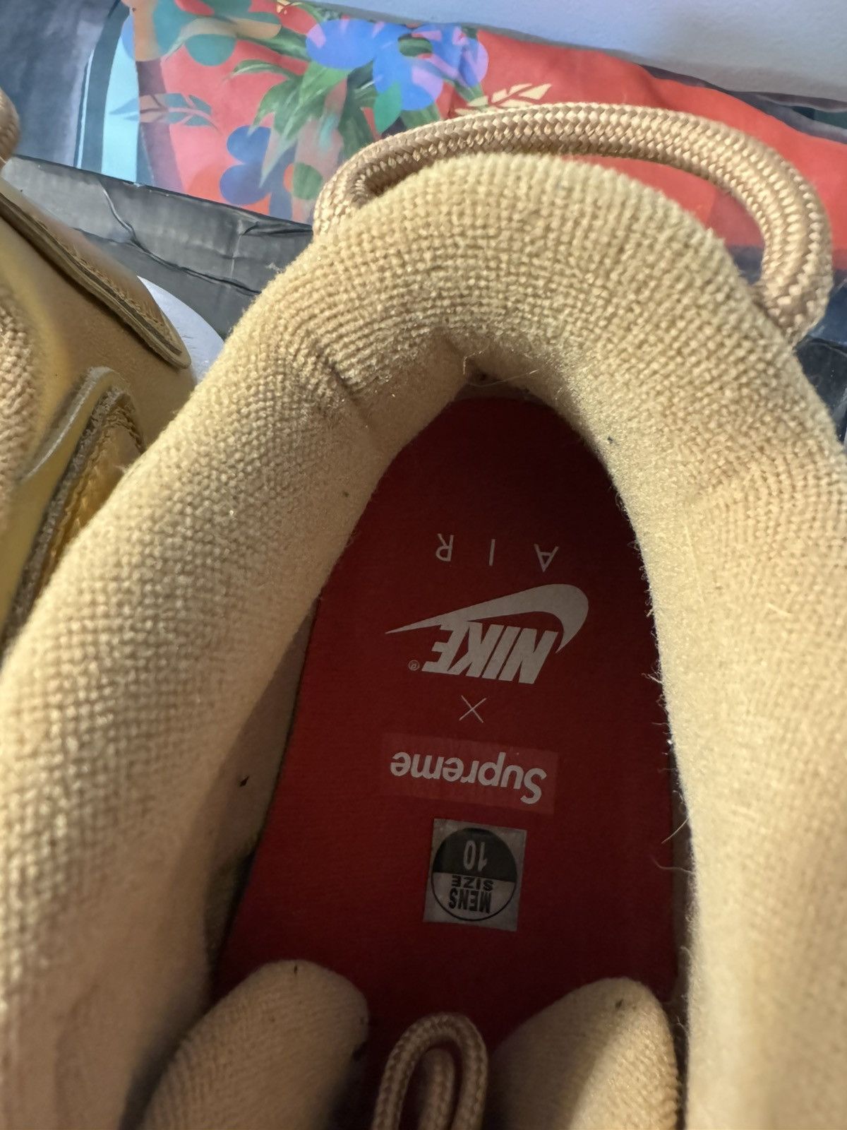Nike SUPREME UPTEMPO Gold Size US 10 / EU 43 - 9 Thumbnail