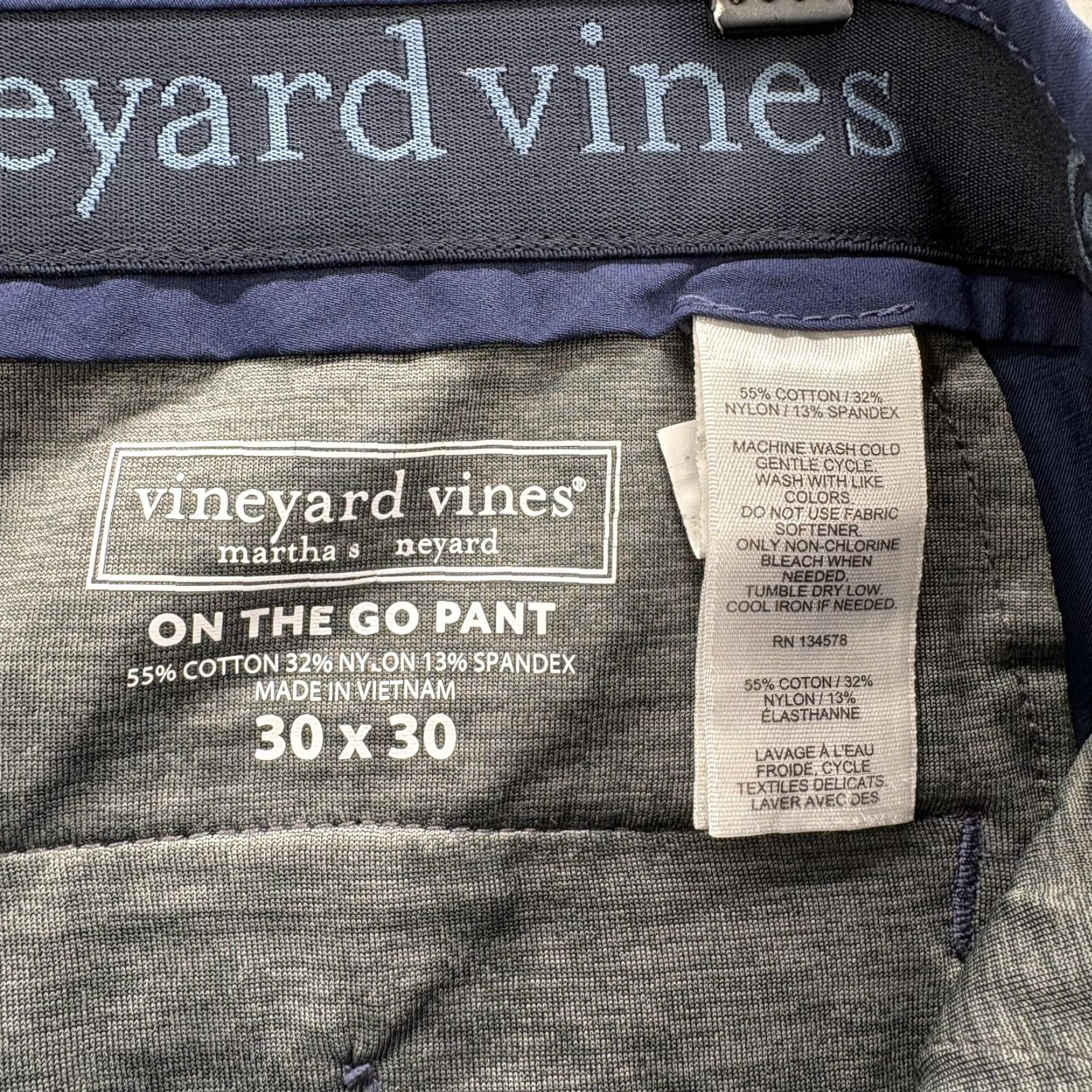 Vineyard Vines Vineyard Vines On-The-Go Pants Mens 30x30 Blue Stretch Tech Chino Casual Golf Pants Mens Blue 30 Inseam Straight Zip Front Button Logo N/A Size US 30 / EU 46 - 4 Thumbnail