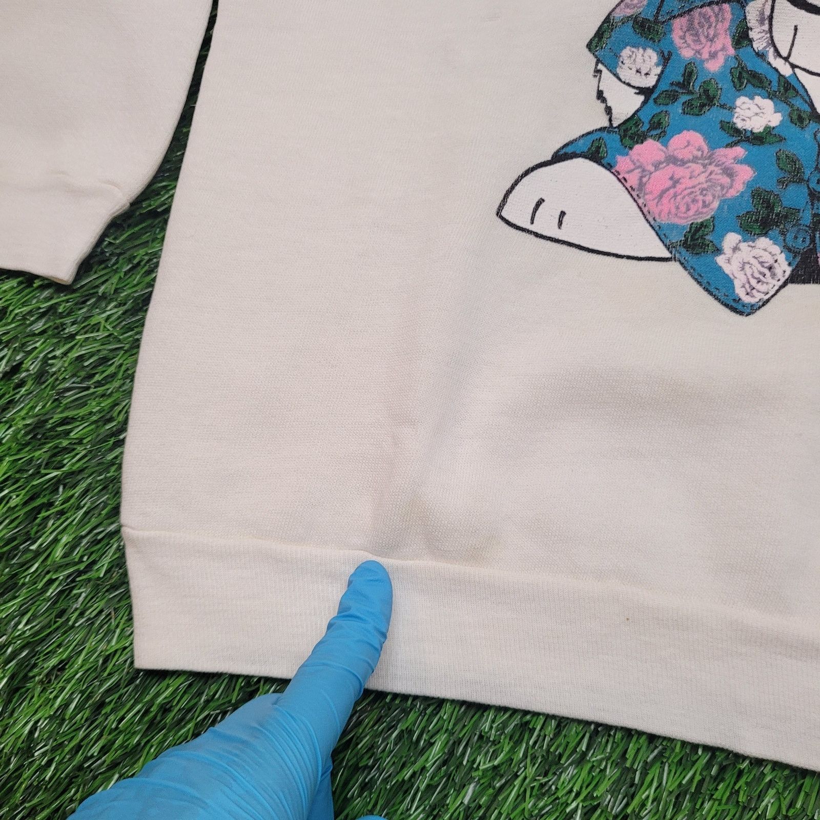 Vintage VTG 80s Funny Rabbit Sweatshirt Womens Large Crop 3/4 Sleeve Size L / US 10 / IT 46 - 4 Thumbnail