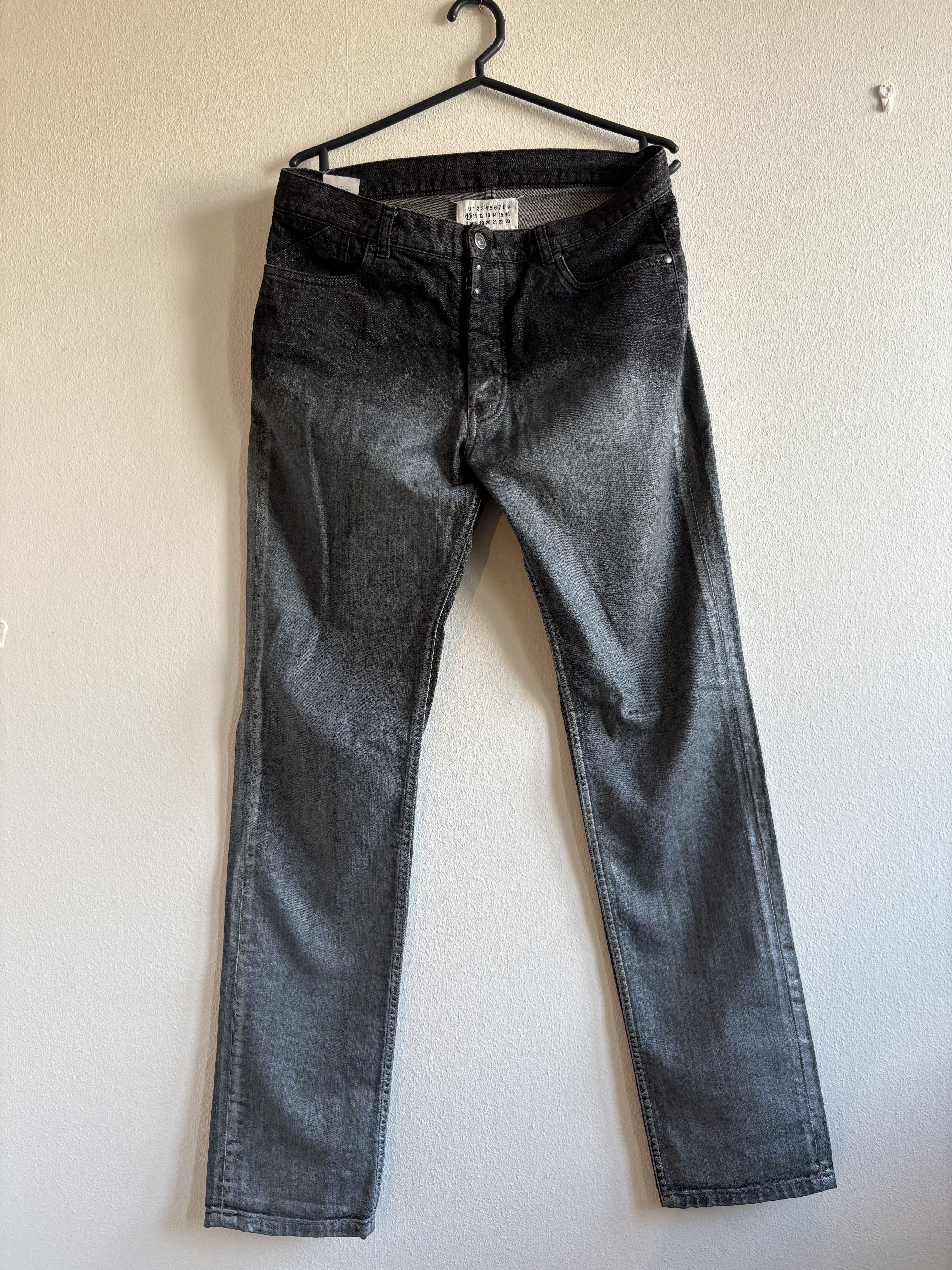 Maison Margiela Maison Margiela Grey Fade Denim Size US 32 / EU 48 - 1 Thumbnail