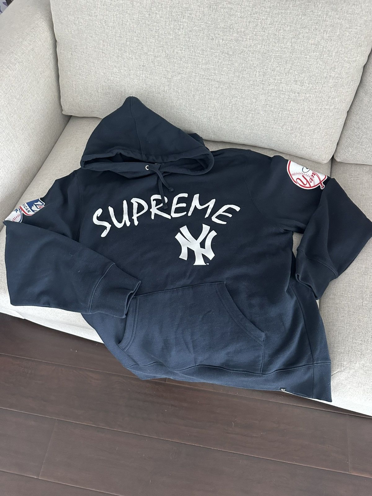 47 × MLB × Supreme Supreme x 47 x MLB New York hoodie size L Size US L / EU 52-54 / 3 - 2 Thumbnail