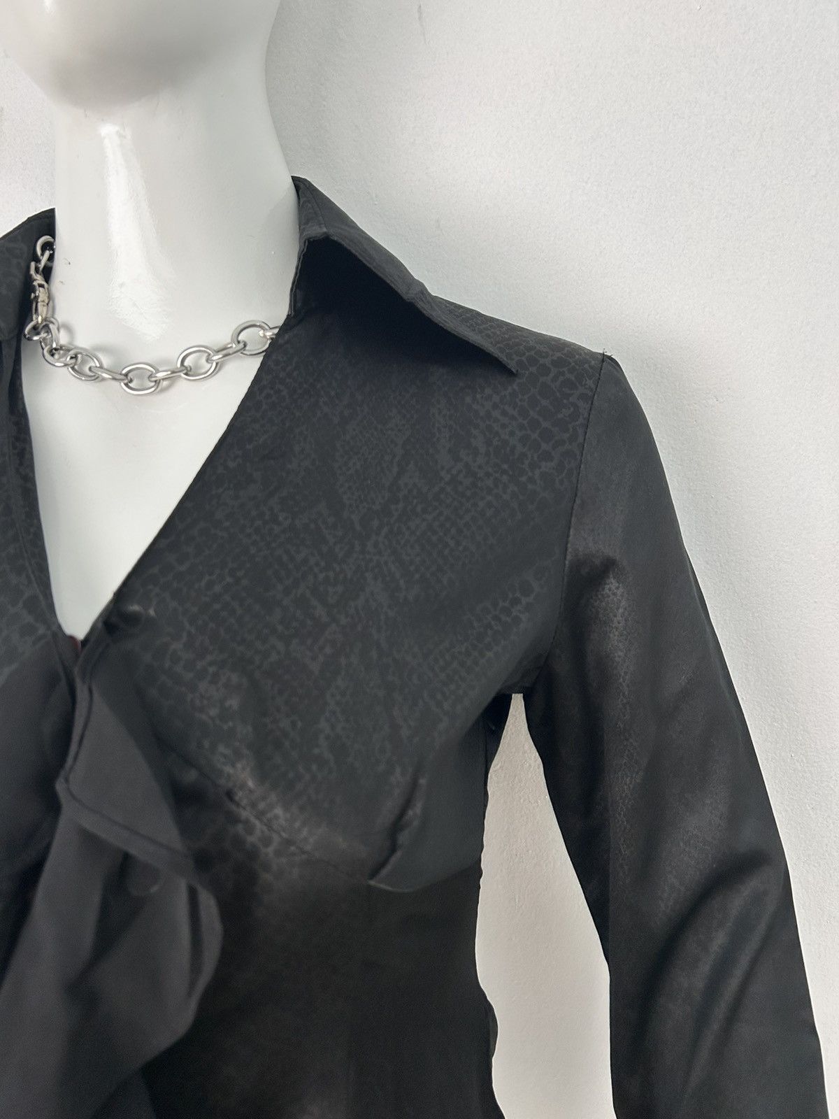 Vintage Vintage Y2K Black Ruffle Top Snake Skin Pattern Shirt Size M / US 6-8 / IT 42-44 - 5 Thumbnail