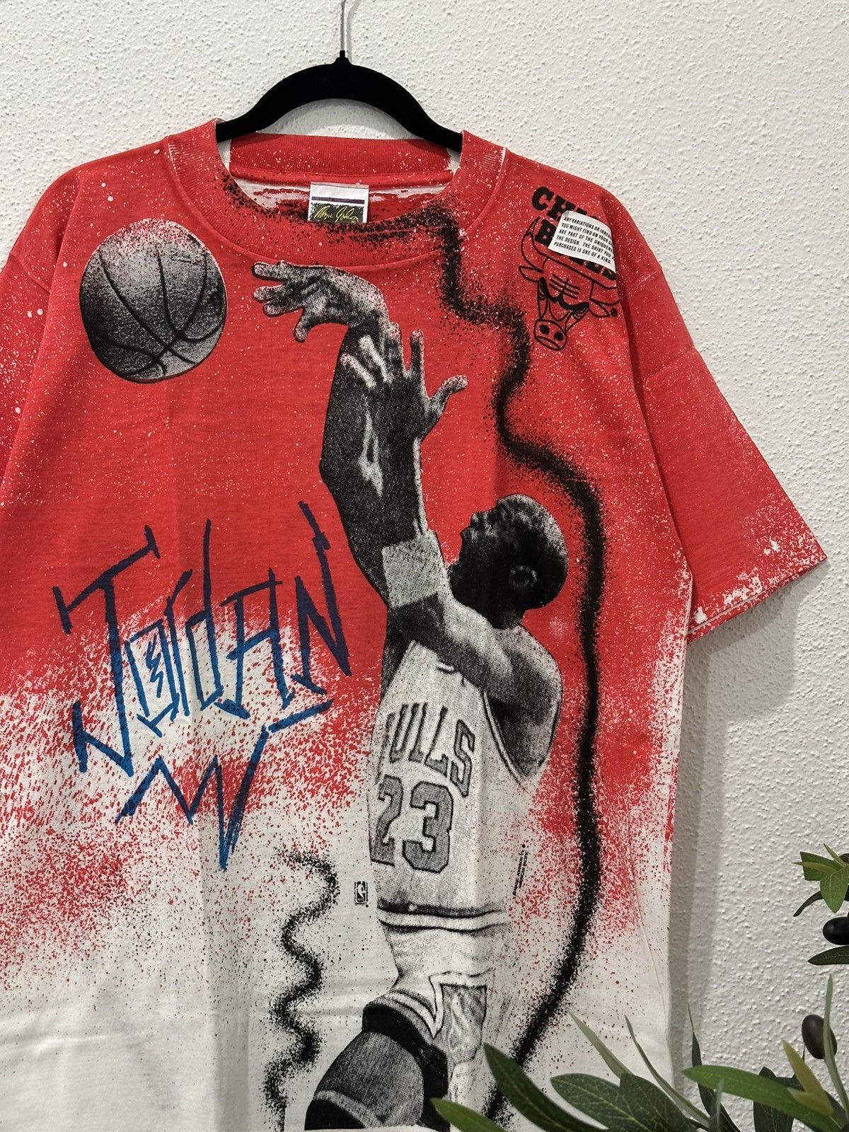 Jordan Brand Vintage 90s Michael Jordan Chicago Bulls AOP MagicJohnsonT’s Size US L / EU 52-54 / 3 - 2 Thumbnail