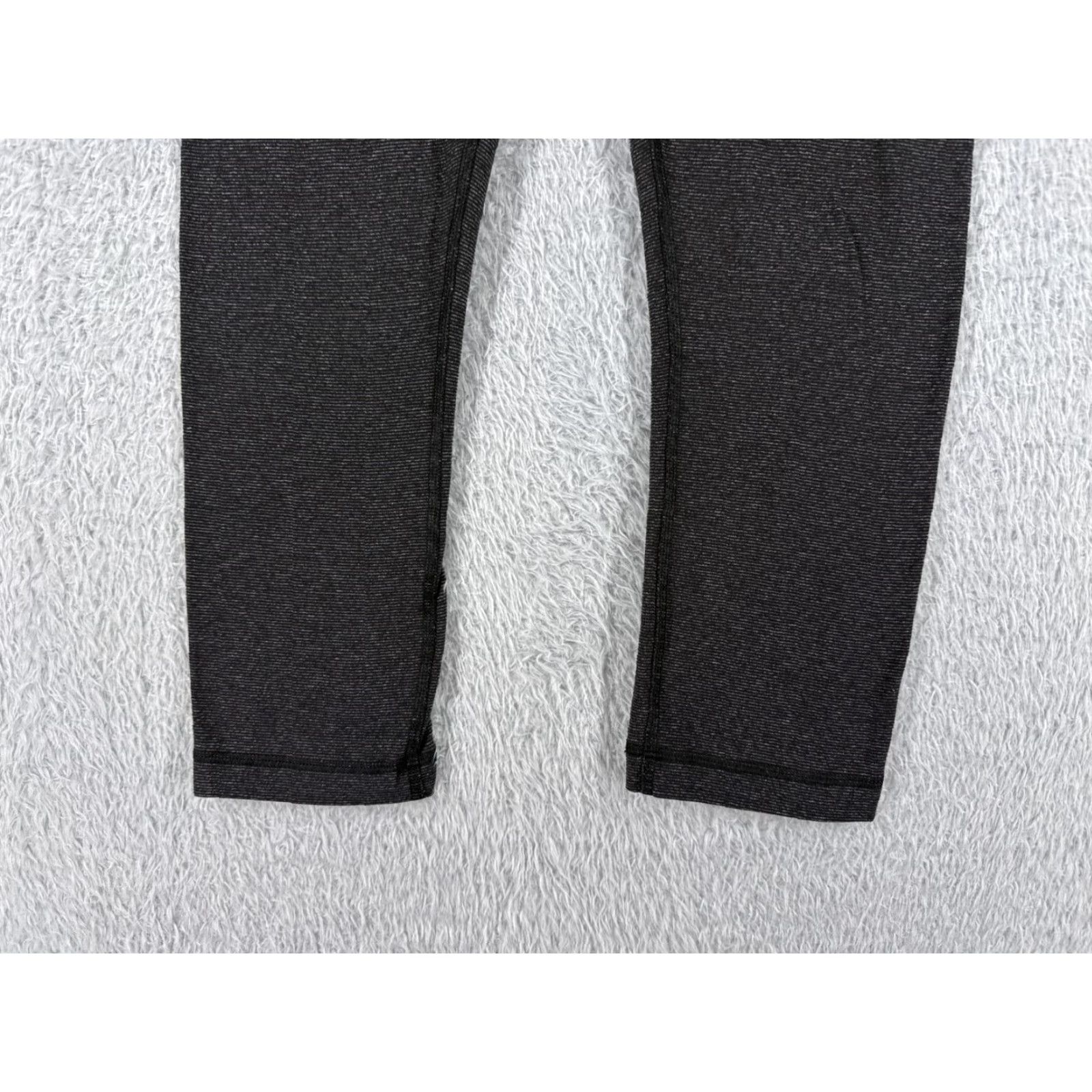 Lululemon Lululemon Wunder Under Pants Womens 4 Gray Cropped 21" Inseam Yoga Activewear Pockets Zip Pocket Low Rise Size 27" / US 4 / IT 40 - 2 Thumbnail