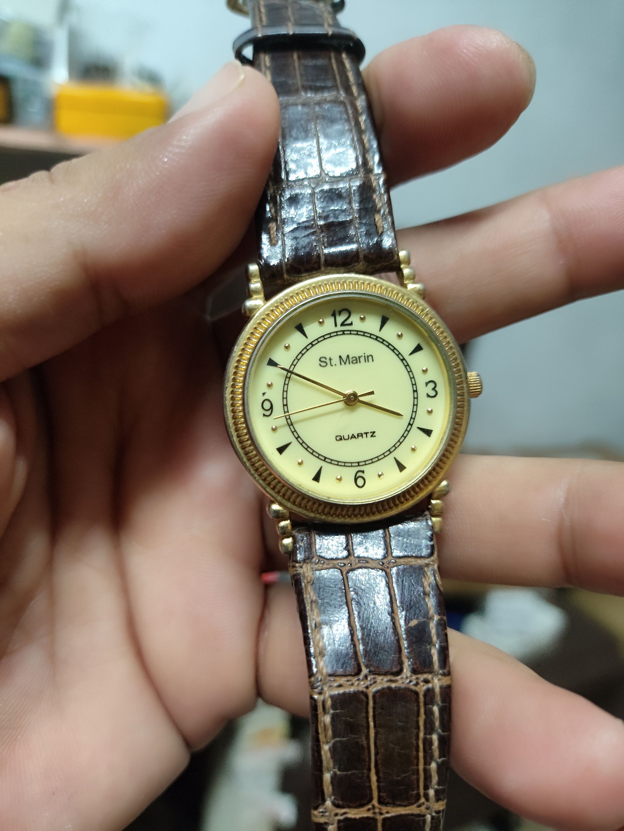 Vintage VINTAGE ST.MARIN QUARTZ WATCH (90s Retro & Simple Design) Size ONE SIZE - 7 Thumbnail