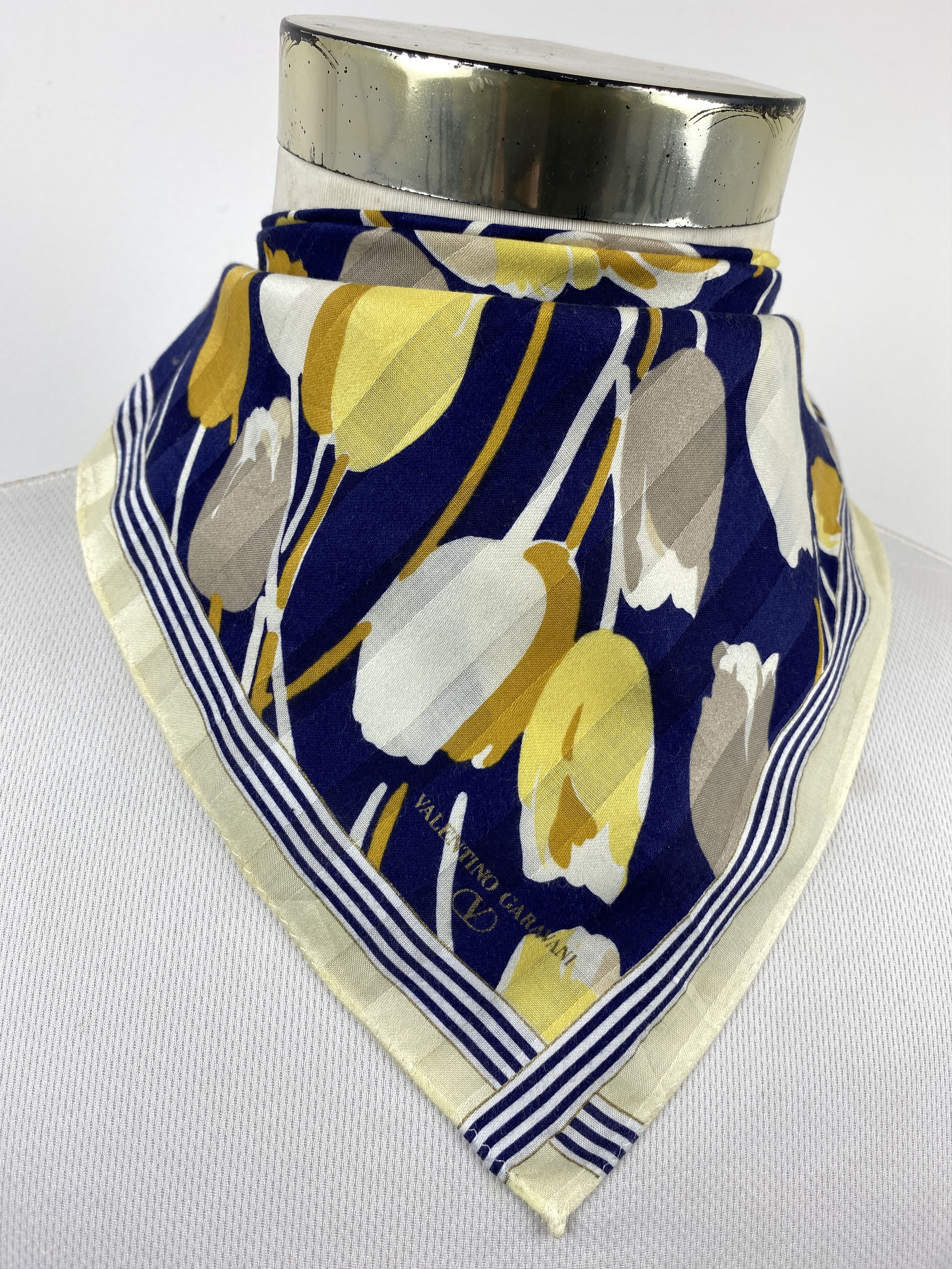 Valentino Valentino Garavani Handkerchief / Neckerchief HKC1115 Size ONE SIZE - 2 Thumbnail