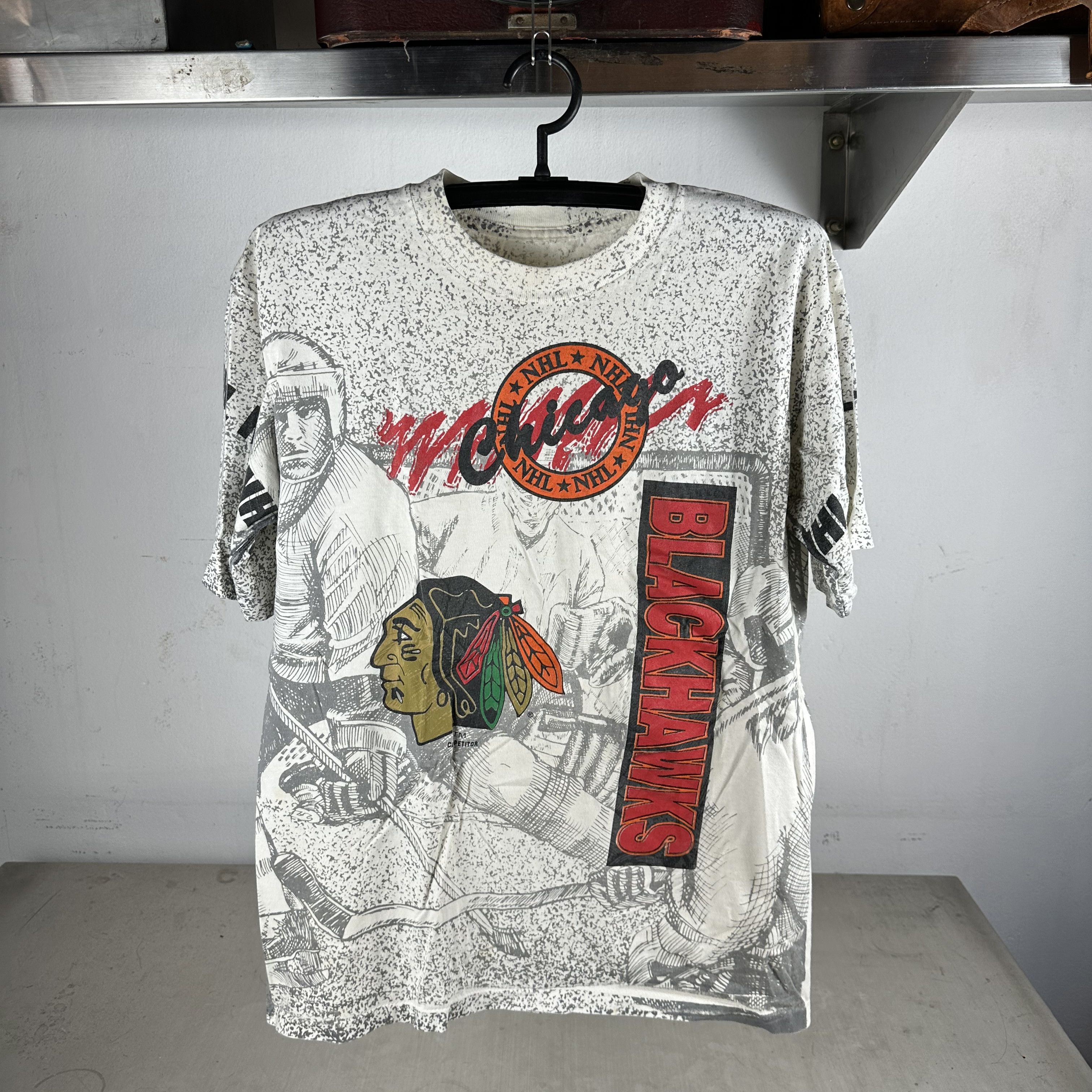 Vintage Vintage 90s Chicago Blackhawks Hockey NHL AOP T-shirt Size US L / EU 52-54 / 3 - 1 Thumbnail