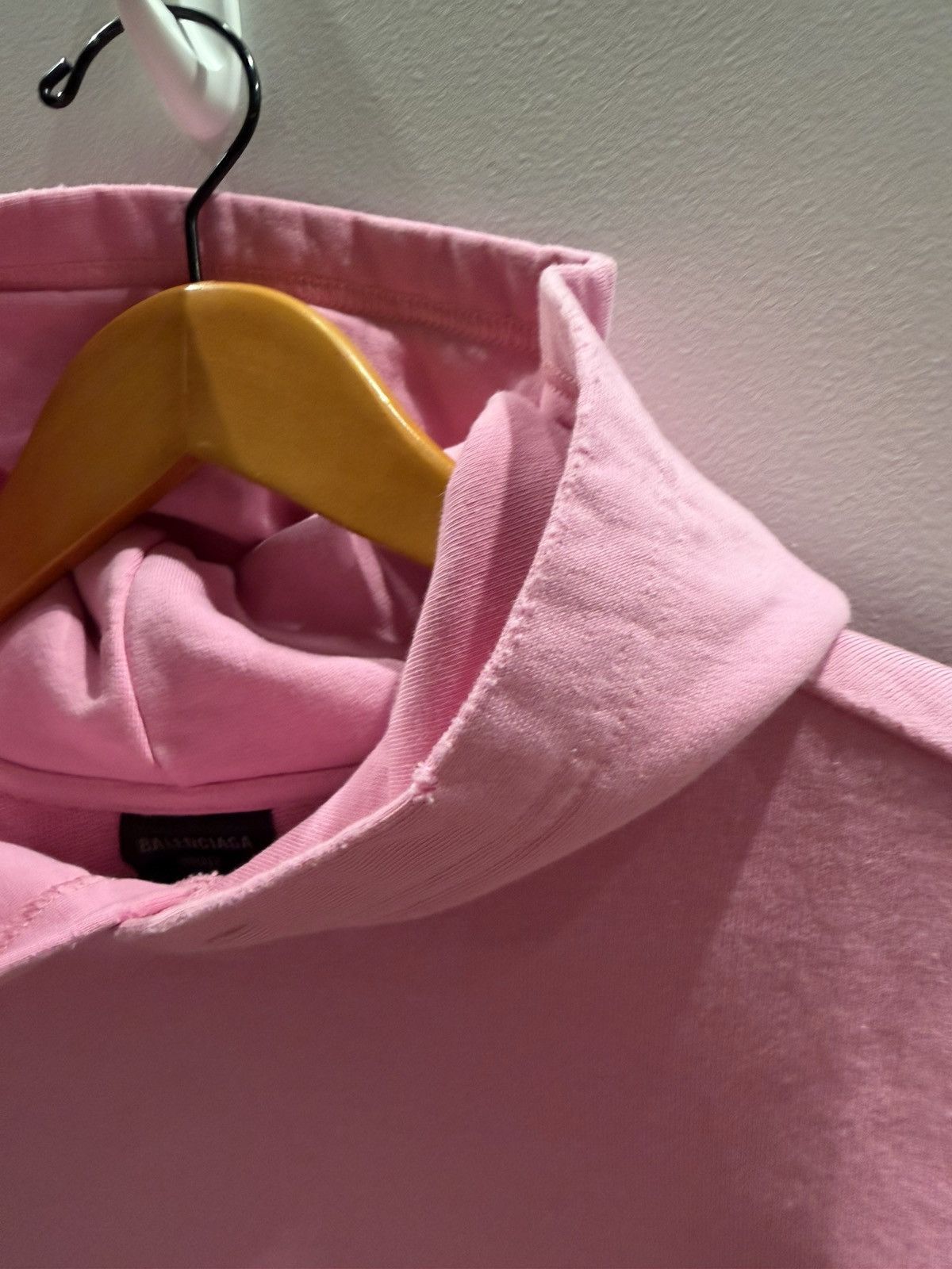 Balenciaga Balenciaga Destroyed Logo Print Hoodie Large Fit Pink XS Size US L / EU 52-54 / 3 - 8 Thumbnail