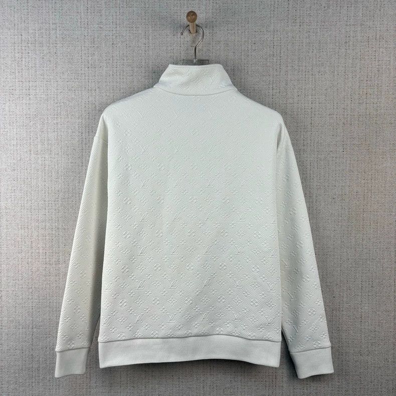 Louis Vuitton Louis Vuitton SS23 Solid Embossed Floral Zip Long Sleeve J Size US S / EU 44-46 / 1 - 3 Thumbnail