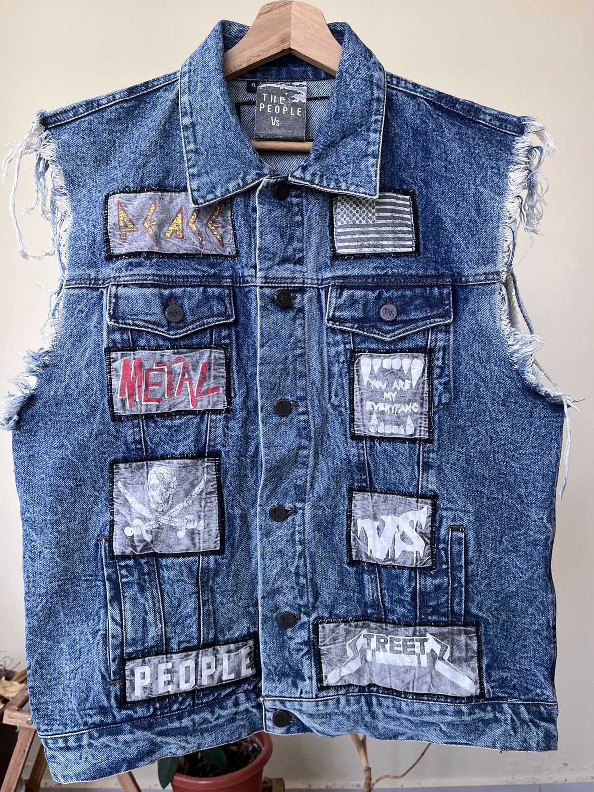 The People Vs. RARE 💎 TPVS Ragged Patches Denim Vest Size US S / EU 44-46 / 1 - 1 Thumbnail