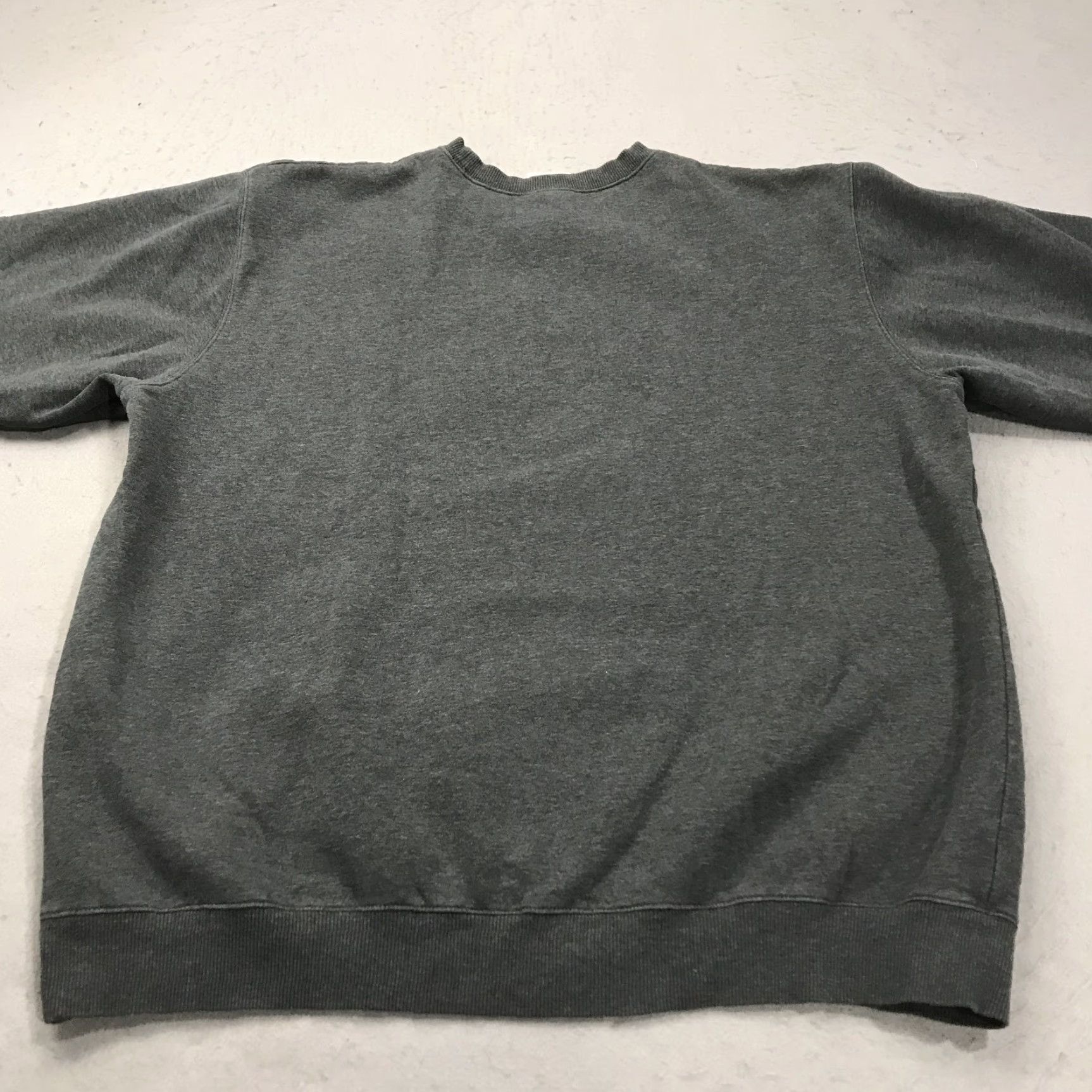 Adidas VINTAGE Adidas Sweatshirt Mens XL Gray Embroidered Logo Crewneck Heavy Y2K 90s Sports Shirt Size US XL / EU 56 / 4 - 7 Thumbnail