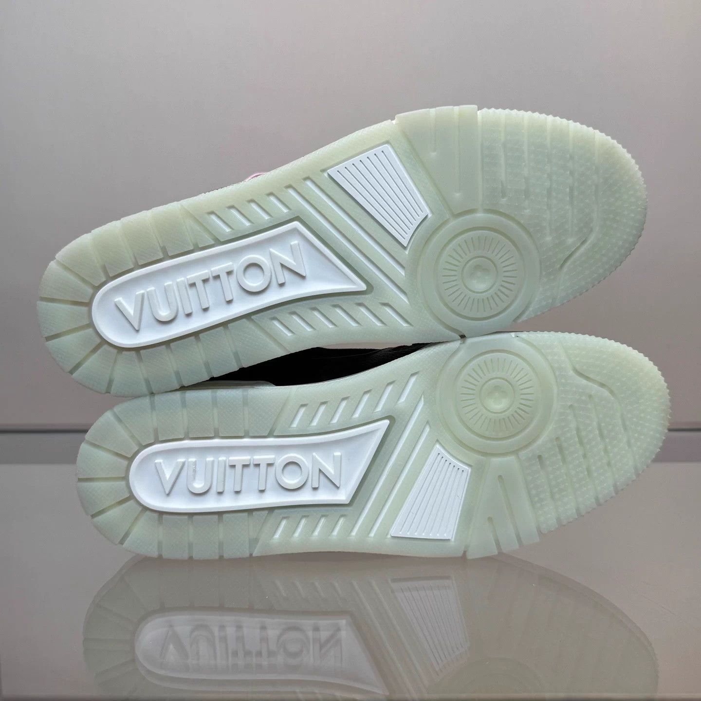 Louis Vuitton LV TRAINER Black Monogram UK7 99 Size US 7 / EU 40 - 8 Thumbnail