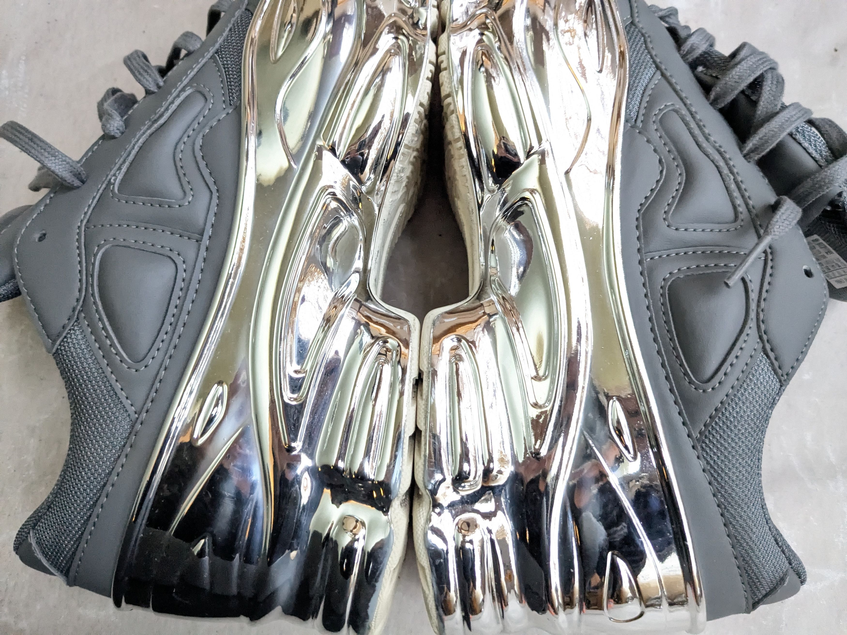 Raf Simons Raf Simons x Adidas Ozweego Metallic Ash Gray 10.5 EE7946 Size US 10.5 / EU 43-44 - 12 Thumbnail