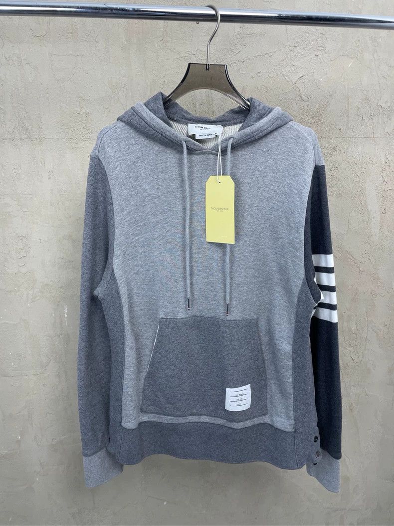 Thom Browne Thom browne Gray color block four-striped hooded sweatshirt Size US S / EU 44-46 / 1 - 1 Thumbnail