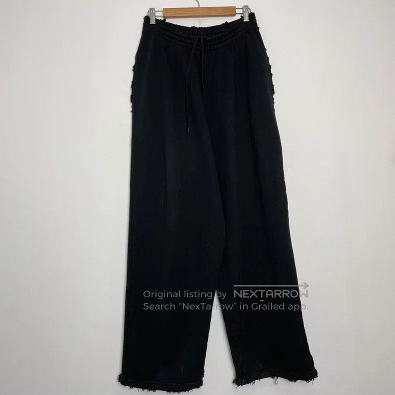 Balenciaga Balenciaga size S Destroyed hem sweatpants Size US 27 - 1 Thumbnail