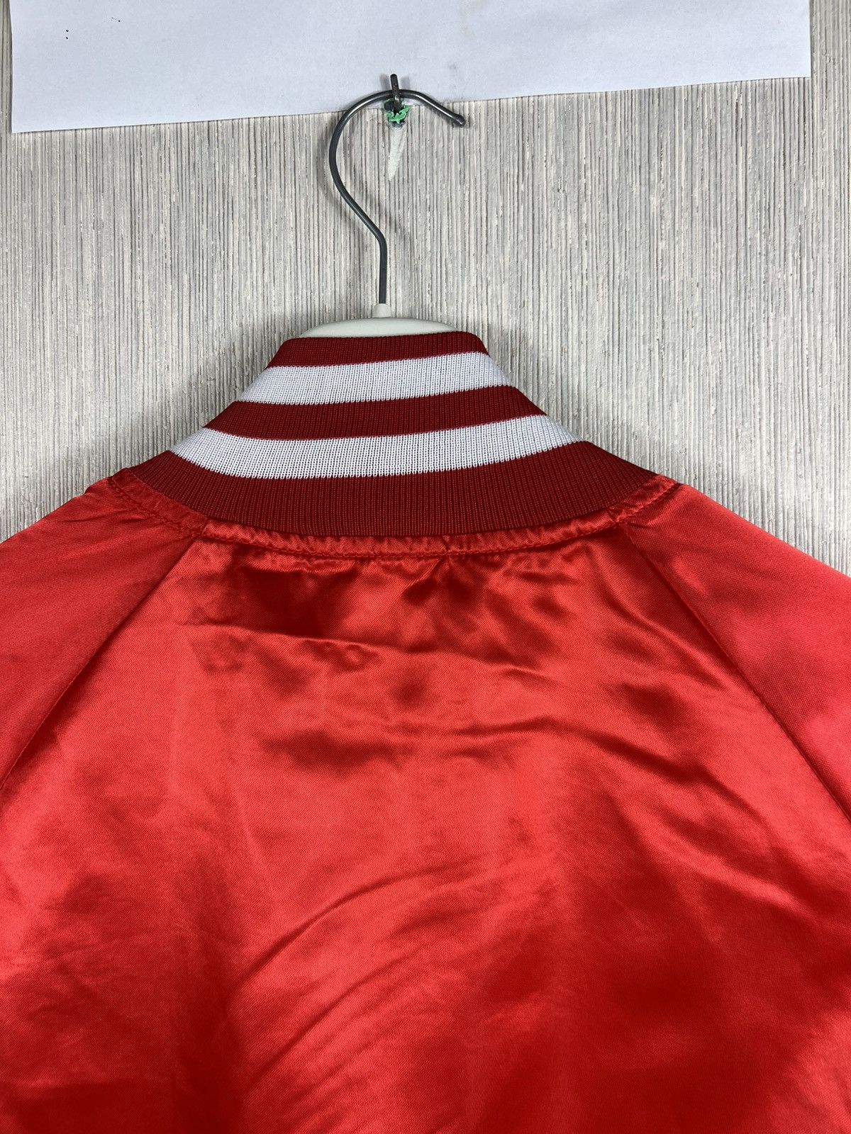 Vintage Vintage Budweiser official product satin beer bomber jacket Size US L / EU 52-54 / 3 - 19 Thumbnail