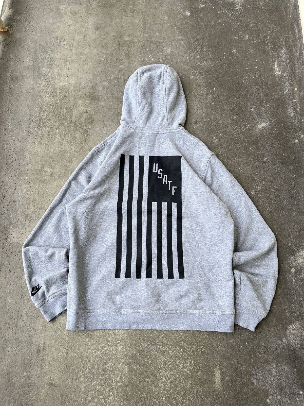 Nike Vintage NIKE USATF GREY HOODIE y2k Size US L / EU 52-54 / 3 - 7 Thumbnail
