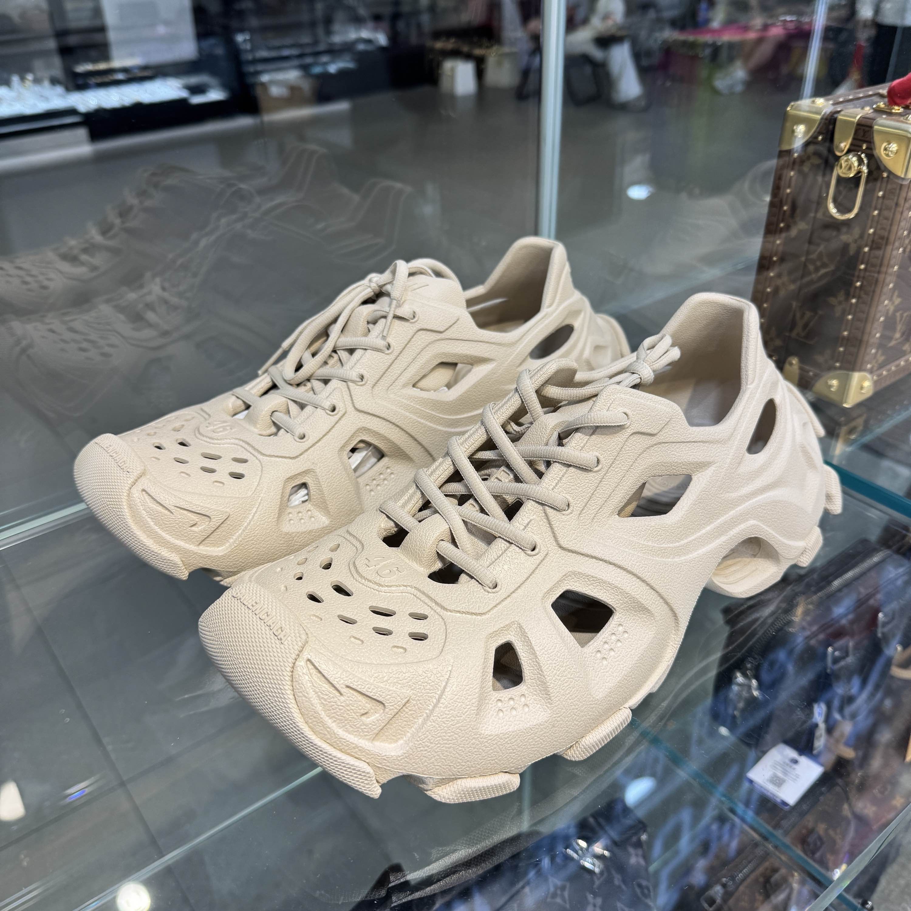 Balenciaga Balenciaga 3XL Sneakers Size 13 Size US 13 / EU 46 - 1 Thumbnail