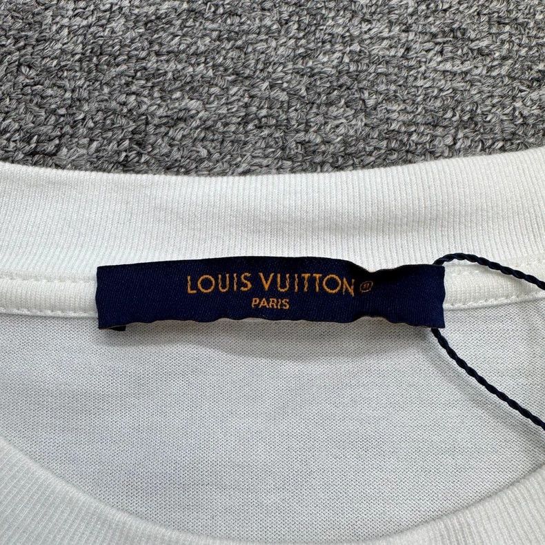 Louis Vuitton Louis Vuitton Embroidered jacquard short sleeves Size US L / EU 52-54 / 3 - 3 Thumbnail