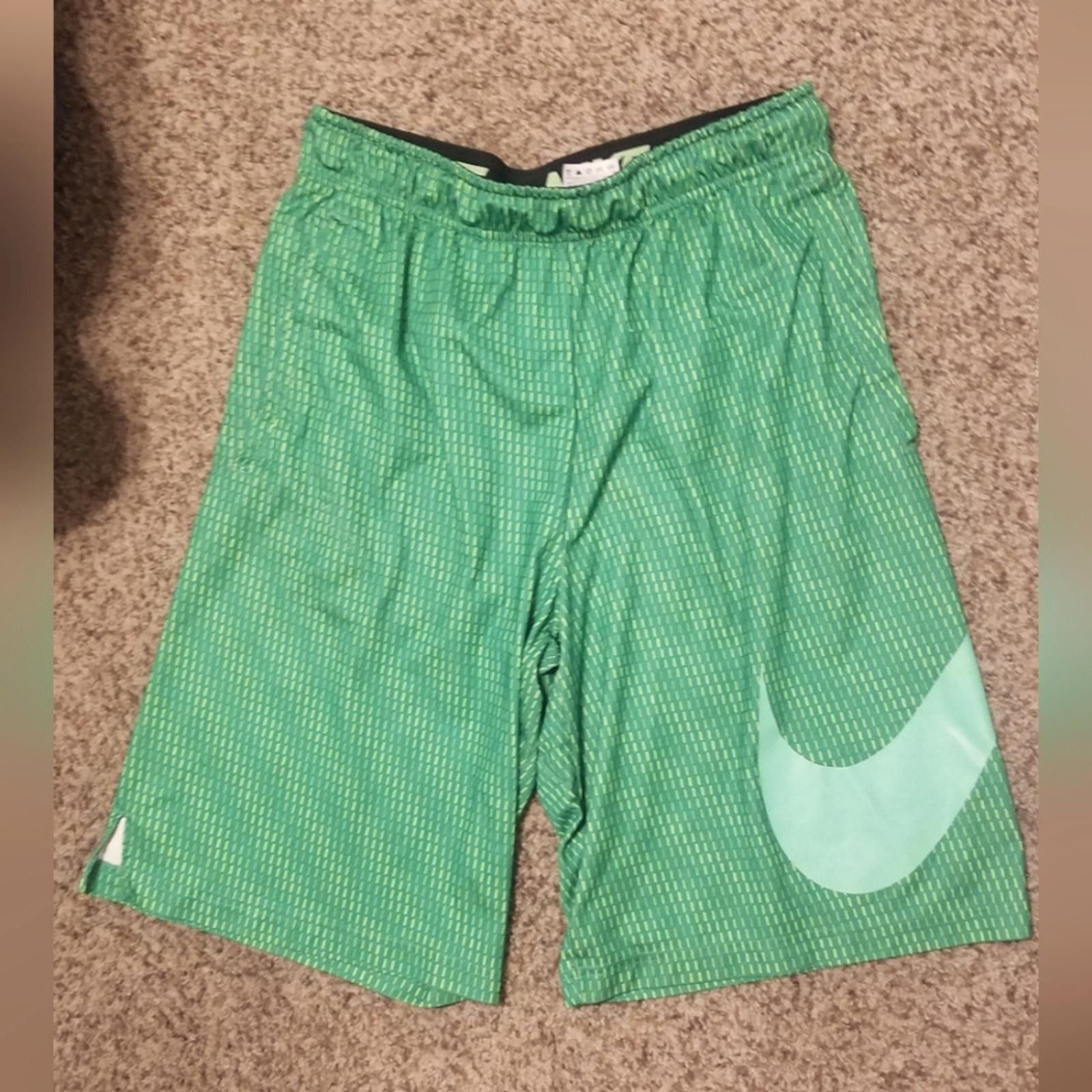 Nike Nike Dri Fit Green Patterned Shorts Size Medium Size US 32 / EU 48 - 1 Thumbnail