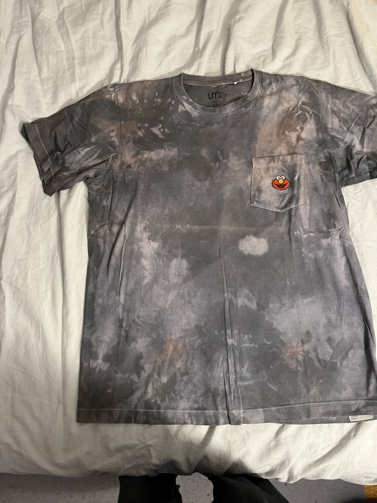 Kaws × Uniqlo Kaws uniqlu sesame street elmo tee tie dyed Size US L / EU 52-54 / 3 - 1 Thumbnail
