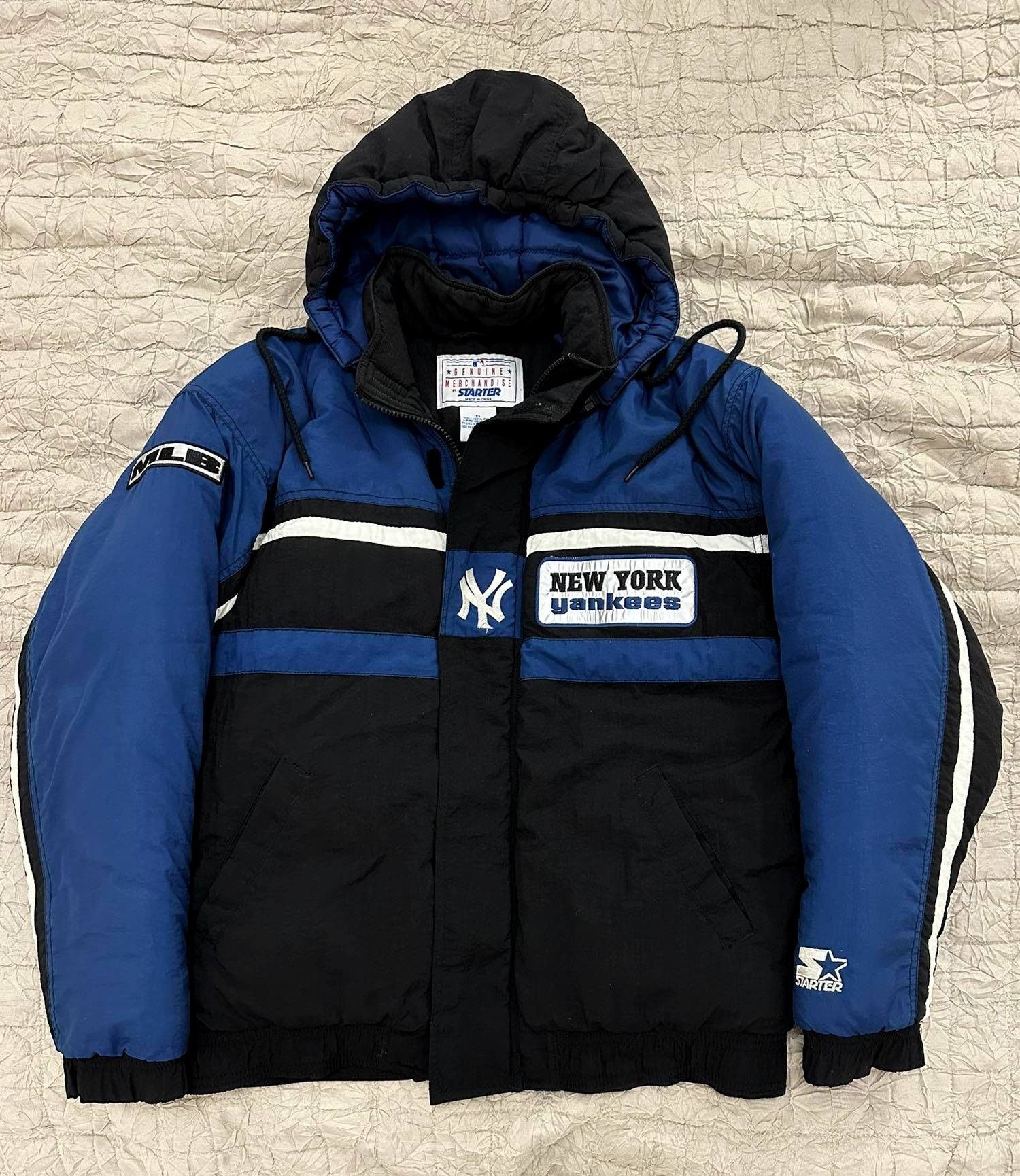 image of Vintage Starter Ny New York Yankees Spellout Nylon Jacket in Navy, Men's (Size Small)