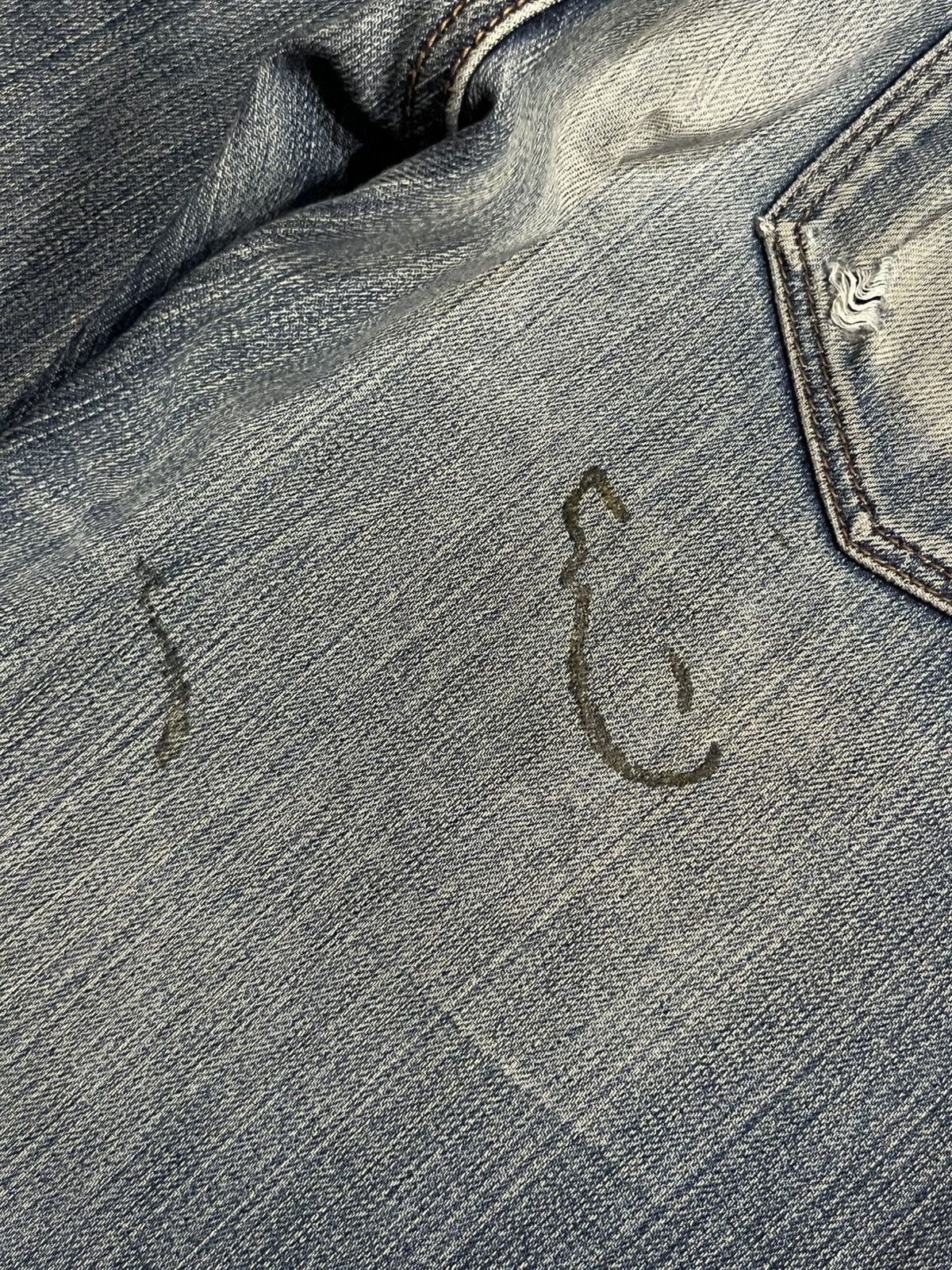 Uniqlo Vintage Uniqlo UJ Blue Faded Washed Distressed Jeans Size US 29 - 8 Thumbnail