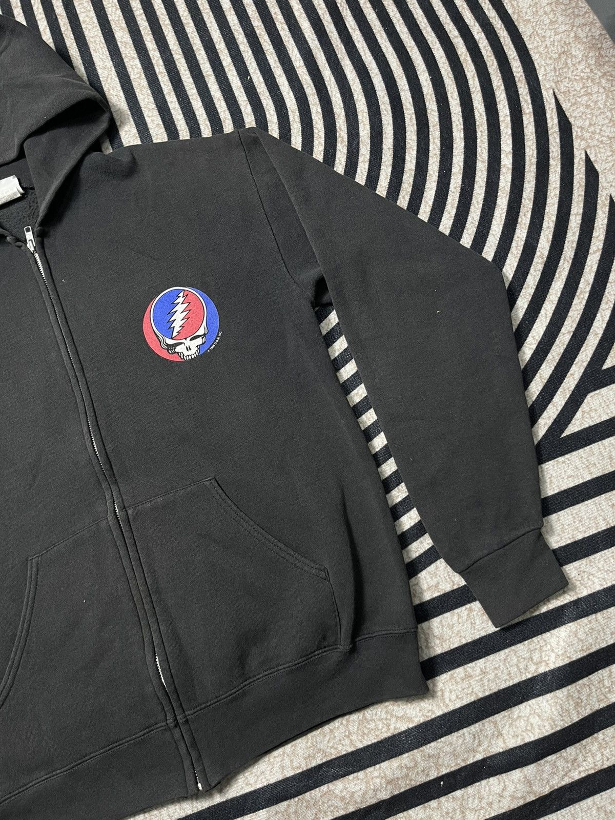Band Tees VINTAGE 1996 GRATEFUL DEAD TOUR STATS ZIPPER HOODED RARE Size US M / EU 48-50 / 2 - 4 Thumbnail