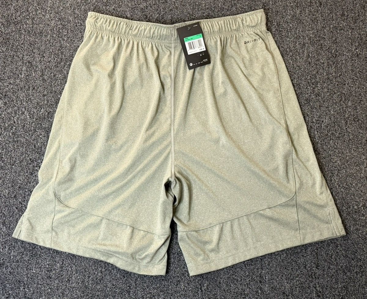 Nike NIKE DRI FIT MENS TRAINING GYM ATHLETIC XL SHORTS STANDARD Size US 36 / EU 52 - 2 Thumbnail