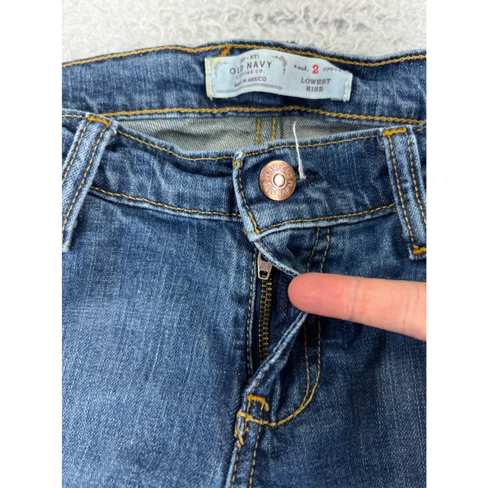 Old Navy Vintage Old Navy Women's Flare Jeans 27x30 Low Rise Blue Denim Cotton Blend 90s Style Size 26" / US 2 / IT 38 - 5 Thumbnail