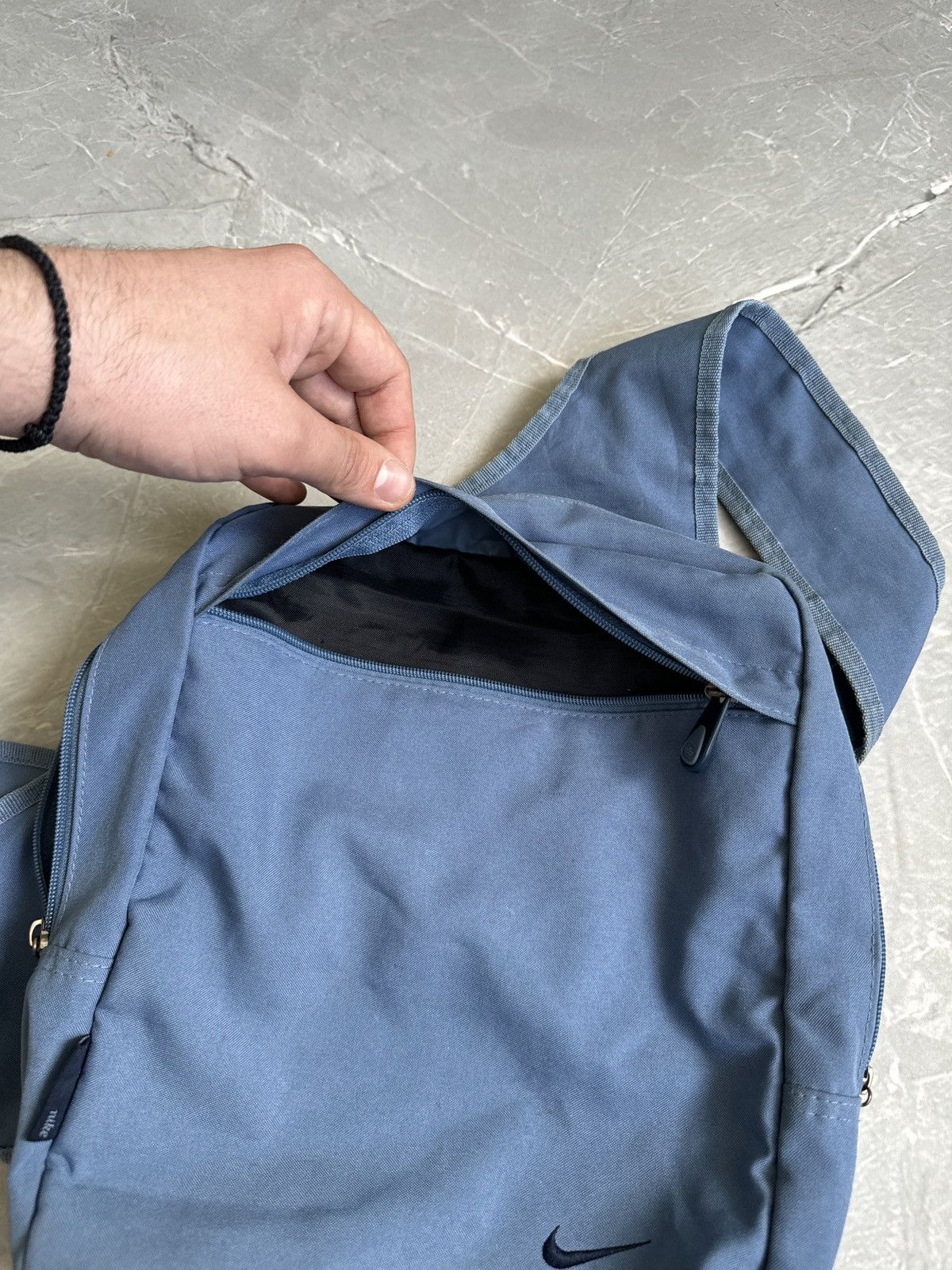 Nike Vintage Nike Sling Bag Swoosh Gorpcore BackPack 90s Y2k Size ONE SIZE - 18 Thumbnail