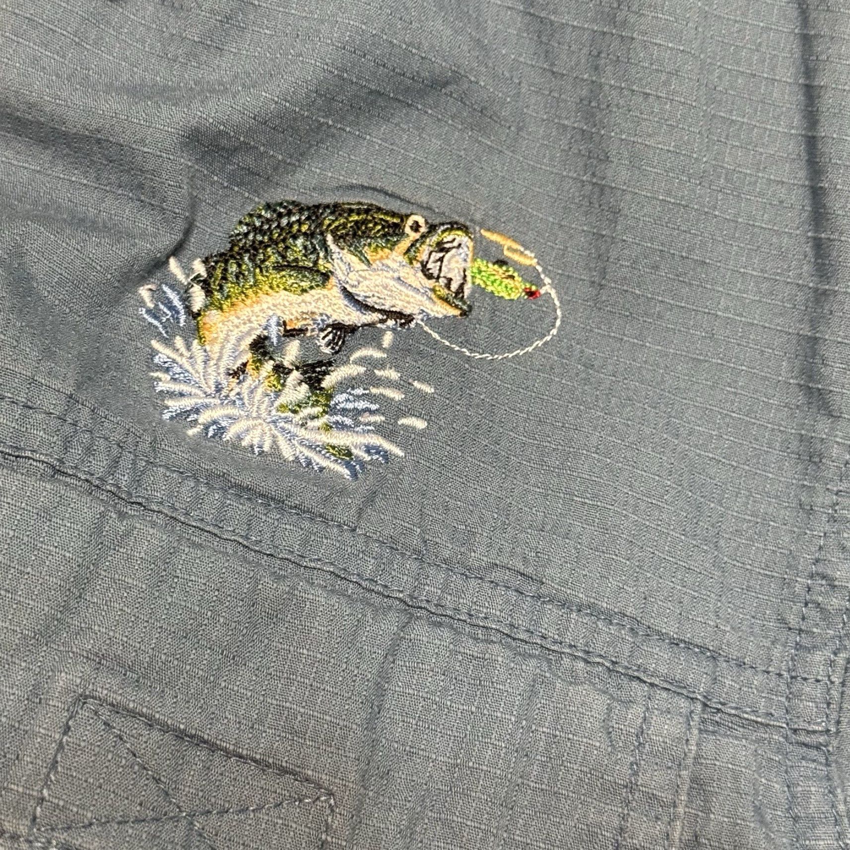 Vintage VINTAGE Red Head Brand Men’s Short Sleeve Button-Up Shirt M Blue Pockets Embroidered Fish Size US M / EU 48-50 / 2 - 8 Thumbnail