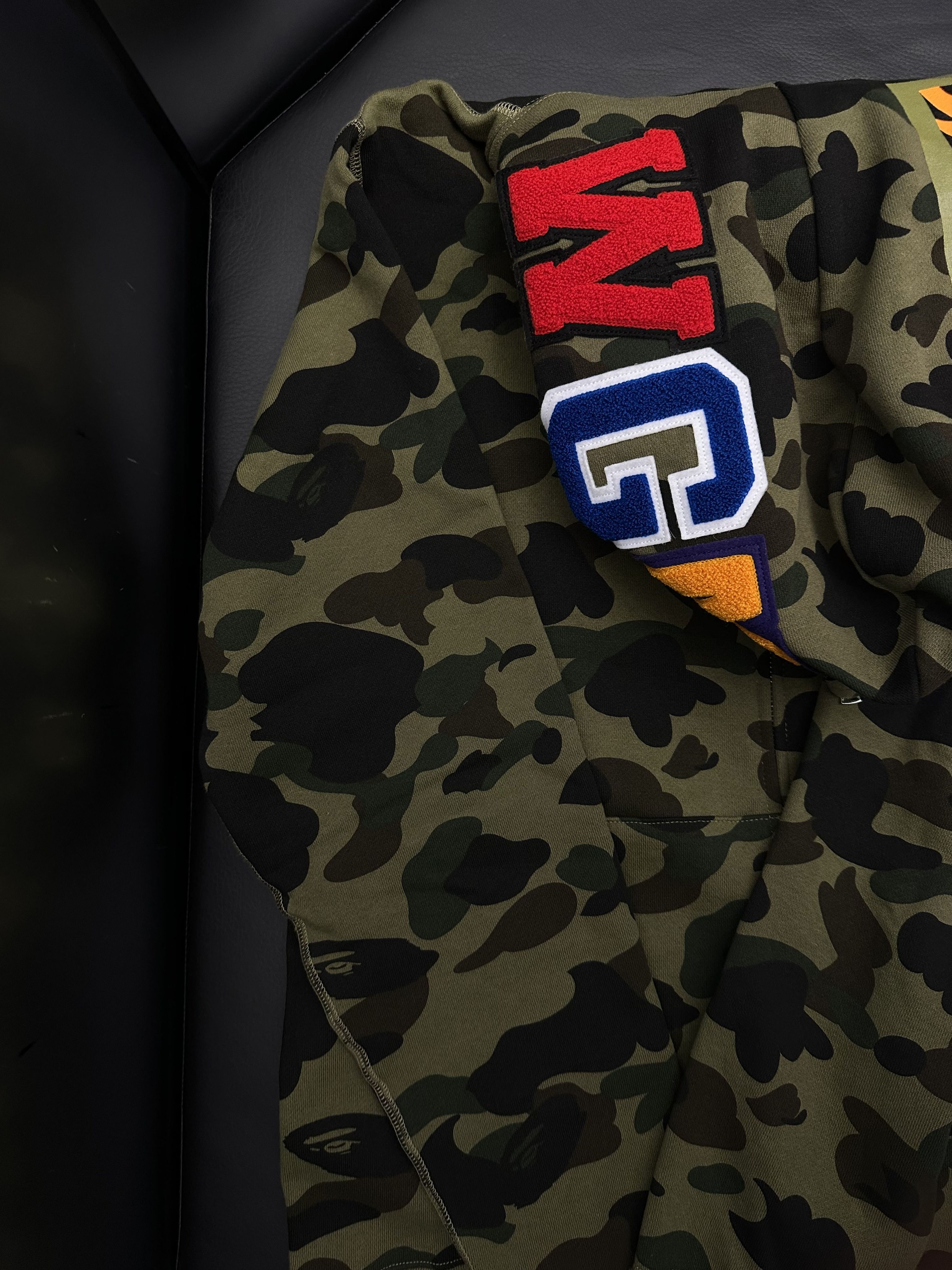 Bape 1st Camo Shark Full Zip Hoodie Size US L / EU 52-54 / 3 - 4 Thumbnail