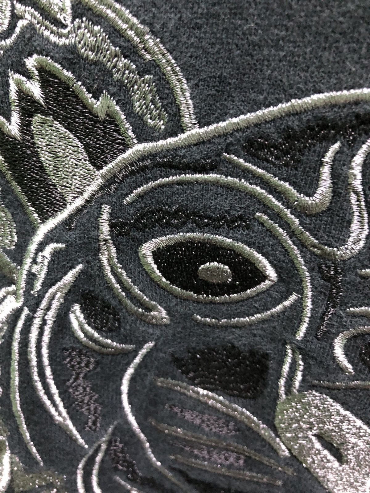 Kenzo × Vintage Kenzo Paris Tiger Jungle Embroidered Logo Sweatshirt Size US M / EU 48-50 / 2 - 3 Thumbnail