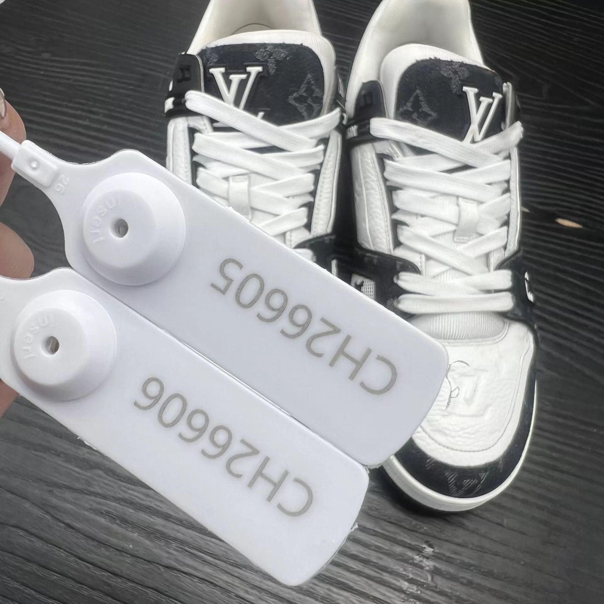 Louis Vuitton LV Trainer Black & White Denim Like New Size US 9.5 / EU 42-43 - 9 Thumbnail