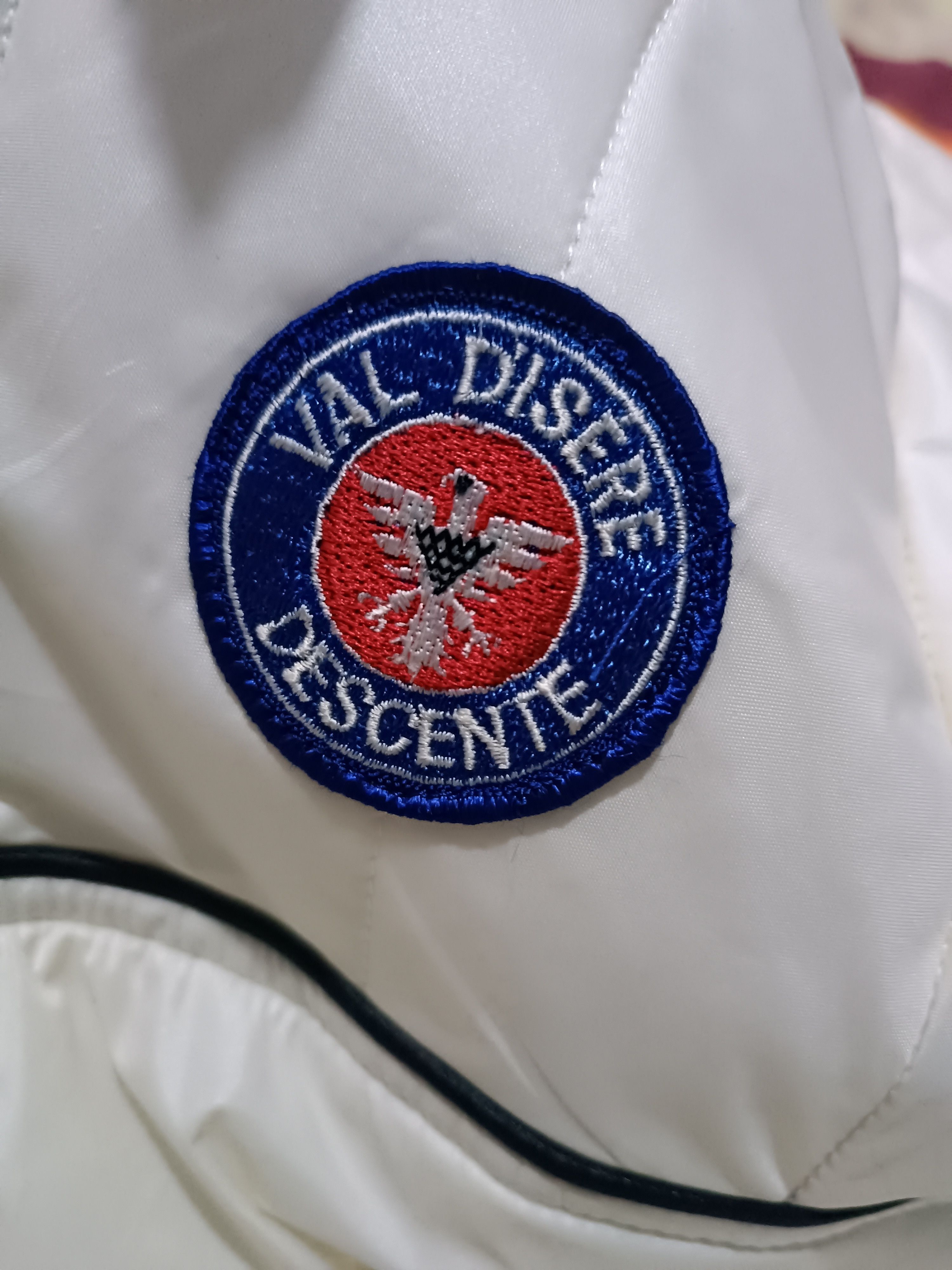 Japanese Brand Vintage Descente Ski Jacket Broken White Size US L / EU 52-54 / 3 - 7 Thumbnail