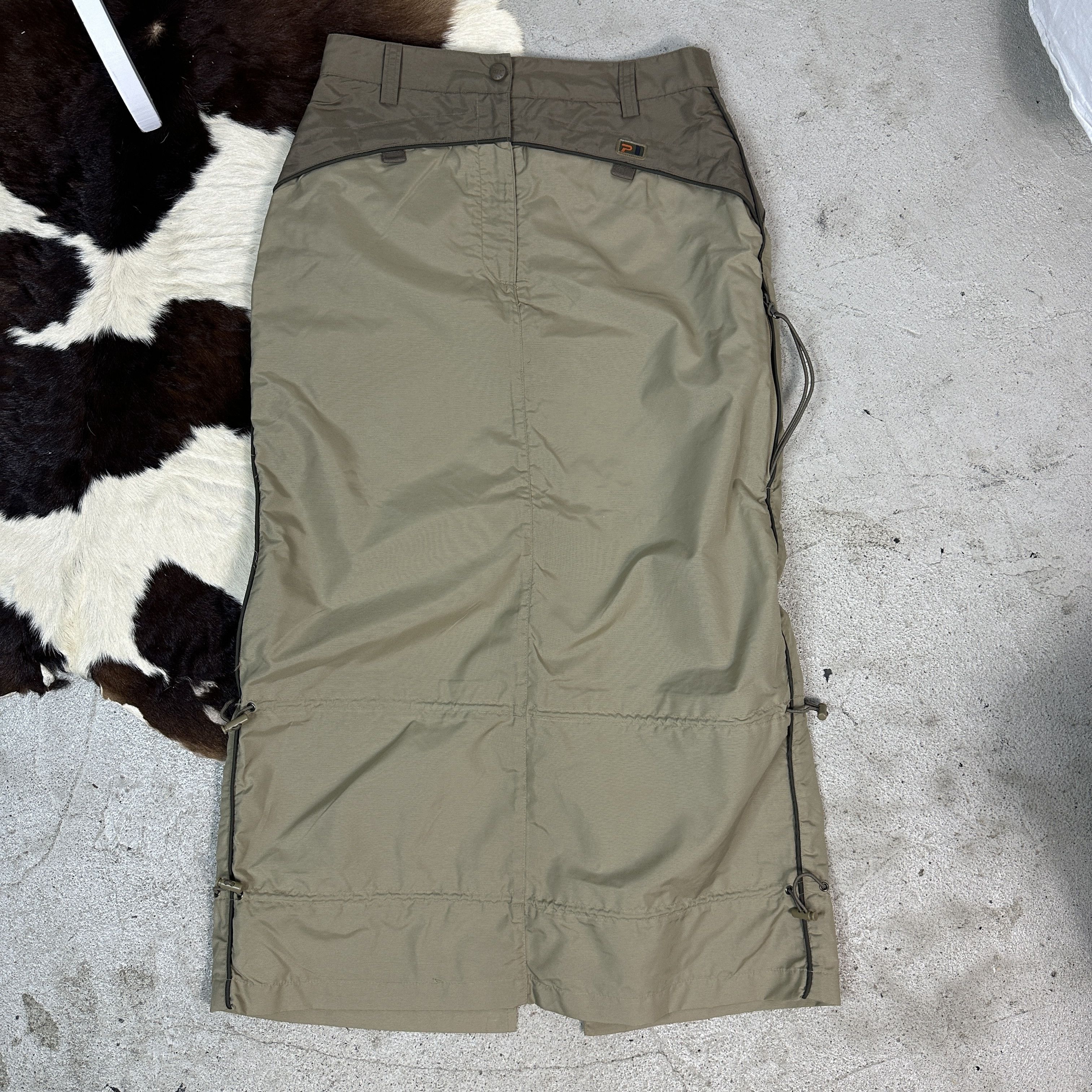 Vintage Vintage Avant Garde Y2K Gorpcore Nylon Skirt with cuffs Size 28" / US 6 / IT 42 - 3 Thumbnail