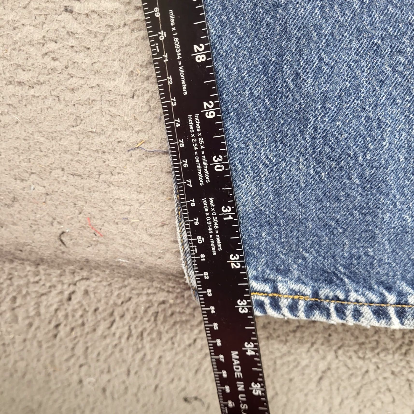Levi's VINTAGE Levi's 550 Jeans Mens 36x34 Blue Denim Relaxed Fit Straight Leg 2004 Y2K USA Mens Size US 36 / EU 52 - 6 Thumbnail