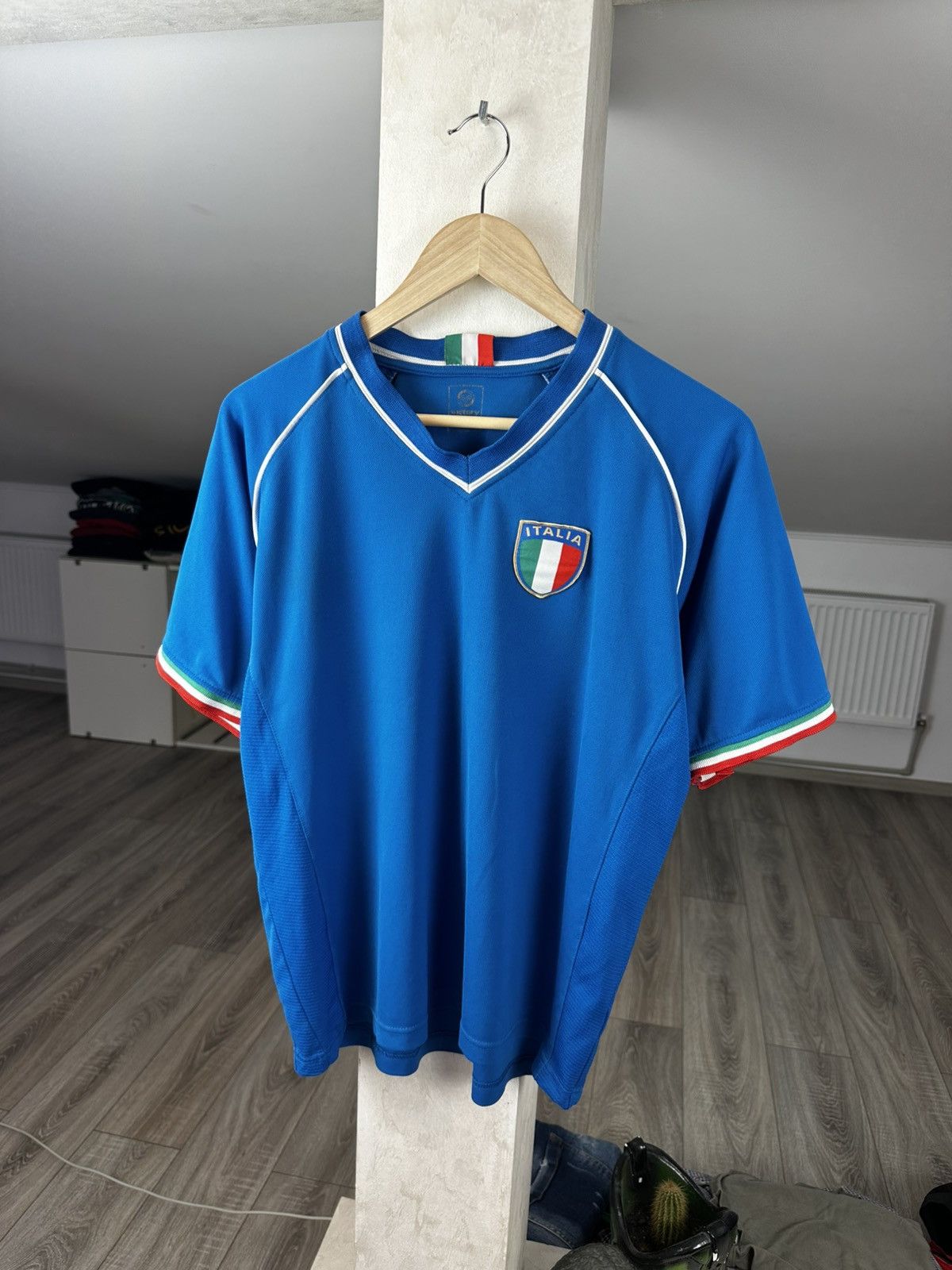 Vintage Vintage Italy Tee Big Logo Italia Size US L / EU 52-54 / 3 - 1 Thumbnail