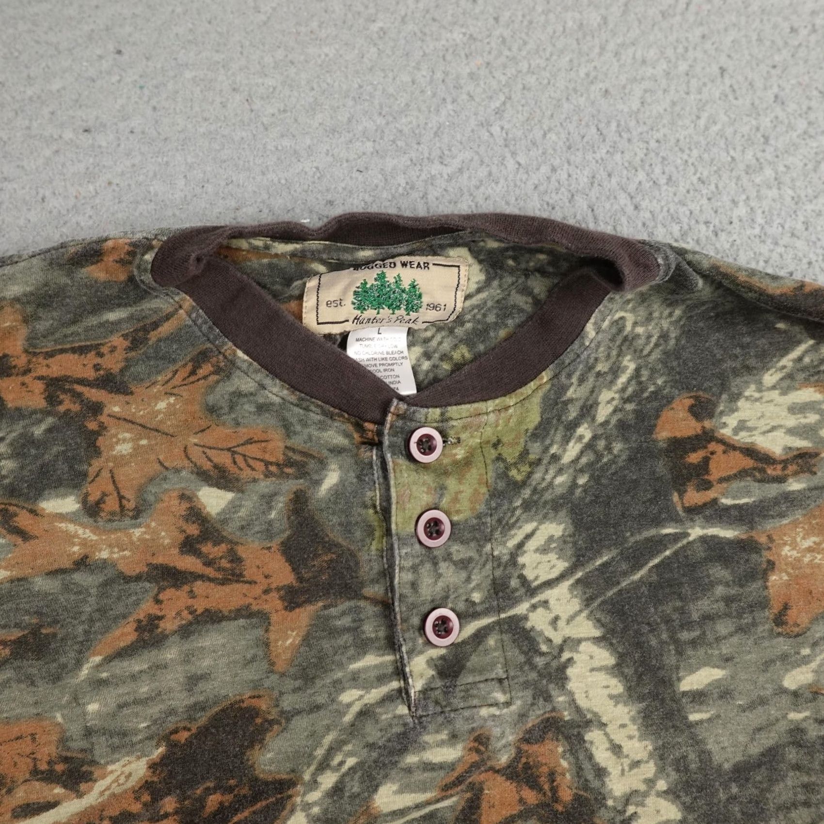Vintage Vintage Rugged Wear Hunter's Peak Shirt Mens L Camouflage Henley Long Sleeve Size US L / EU 52-54 / 3 - 4 Thumbnail