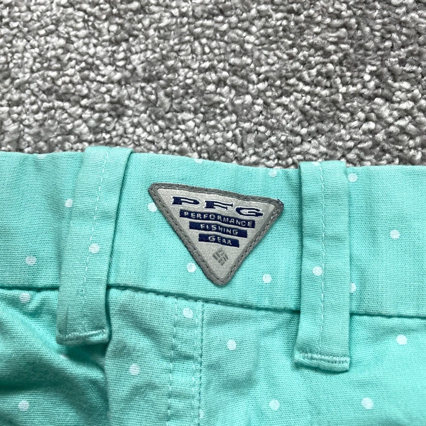 Vintage VINTAGE? Wait—this item isn't vintage. So: Columbia PFG Active Shorts Women 10 Green Polka Dot Pockets Outdoor Casual W34 Size 32" / US 10 / IT 46 - 3 Thumbnail
