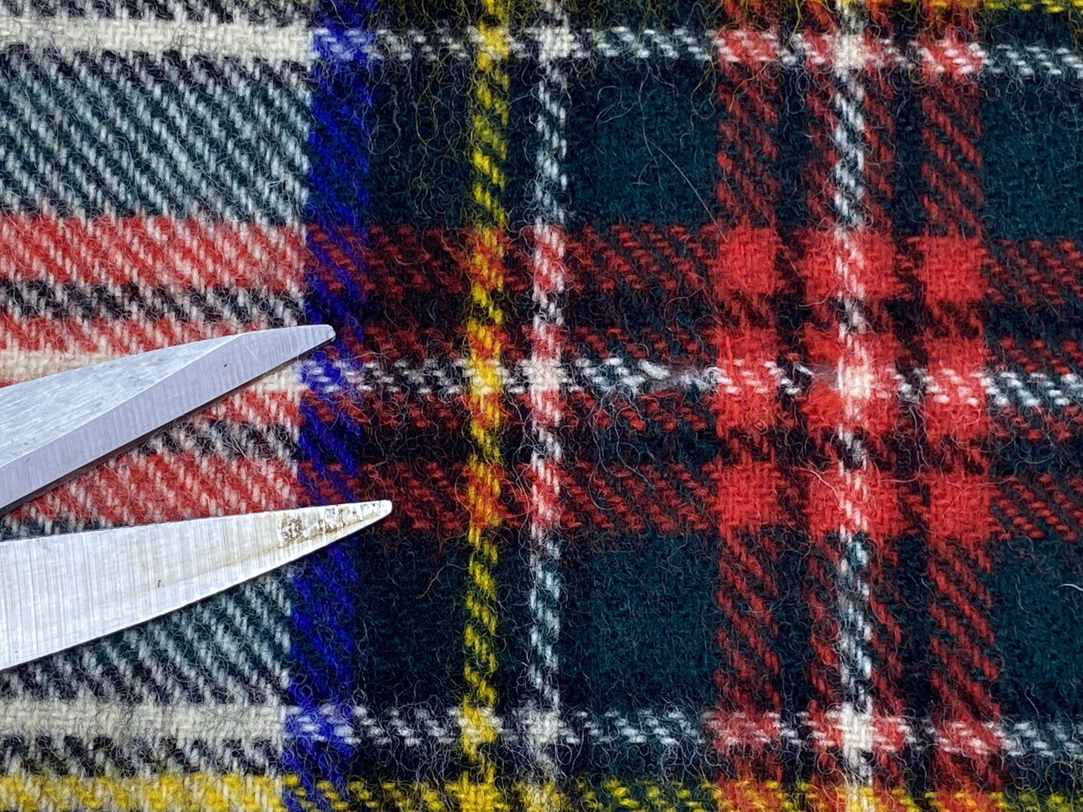Johnstons Of Elgin × Vintage Vintage Johnstons of Elgin PureNewWool Checkered Plaid Scarf Size ONE SIZE - 10 Thumbnail